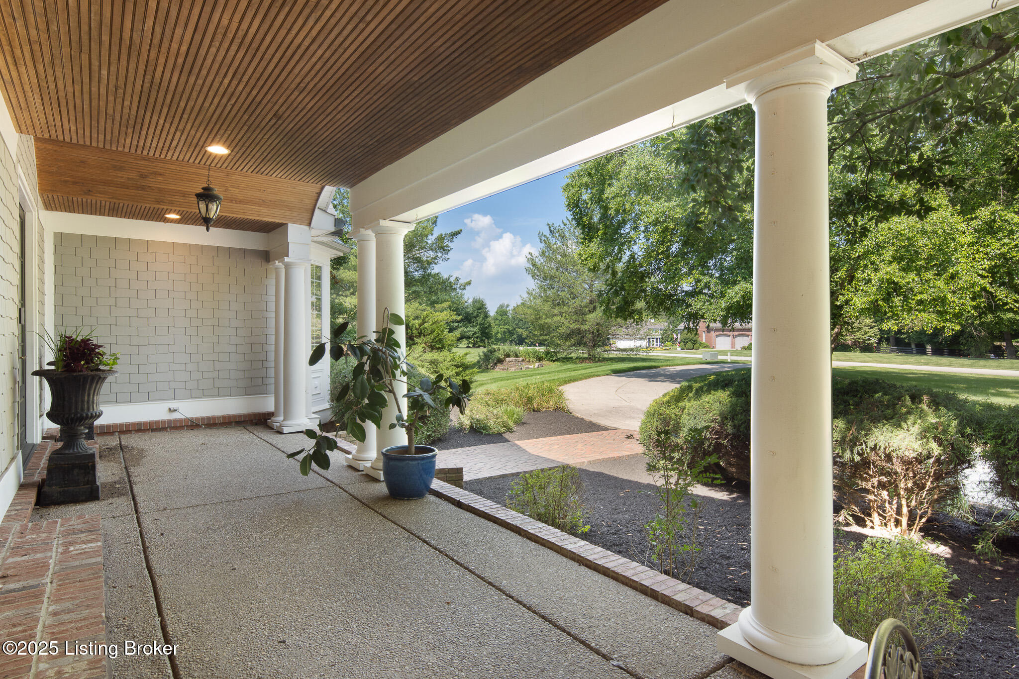 9906 Glen Vista Dr