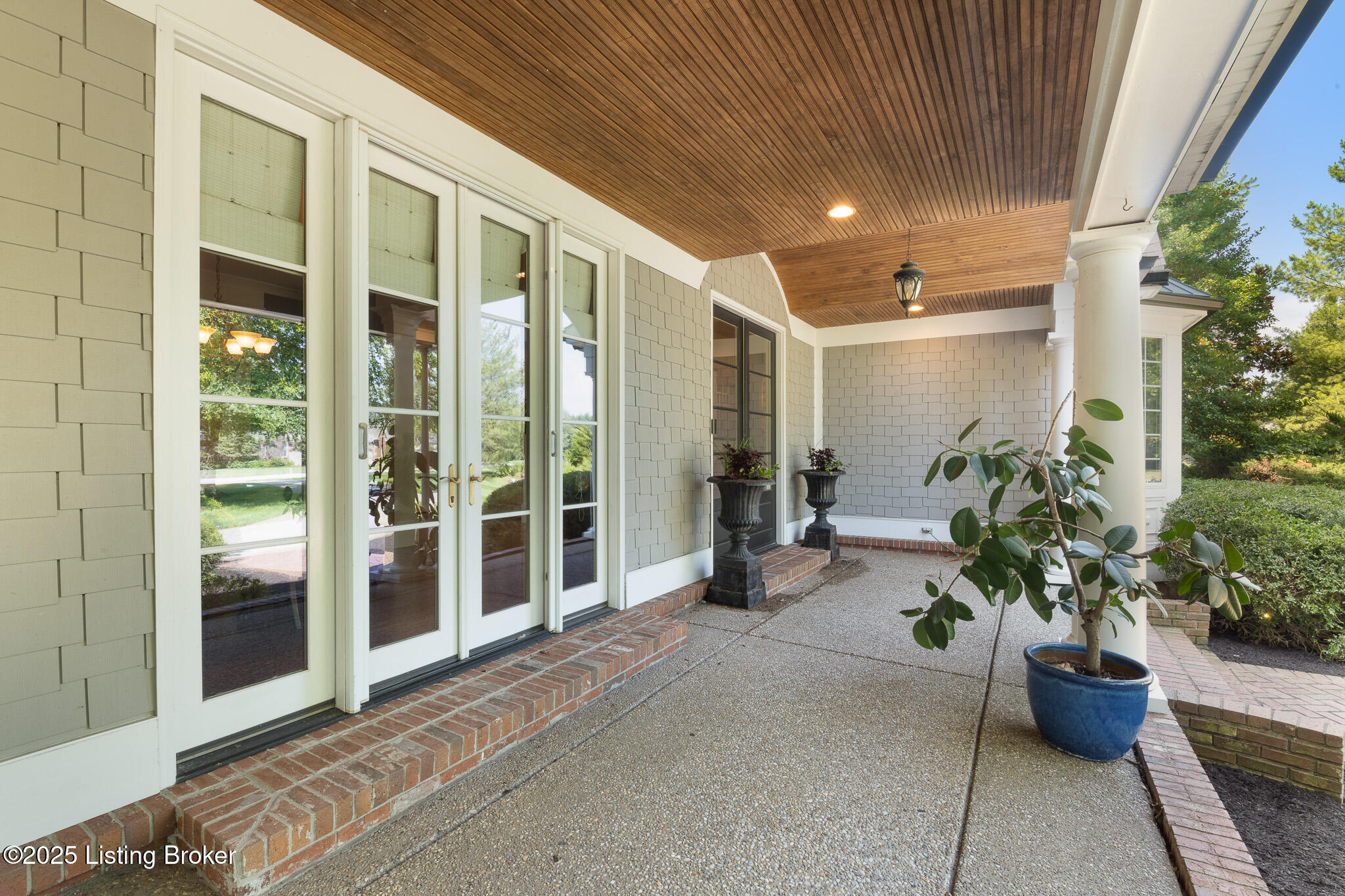 9906 Glen Vista Dr