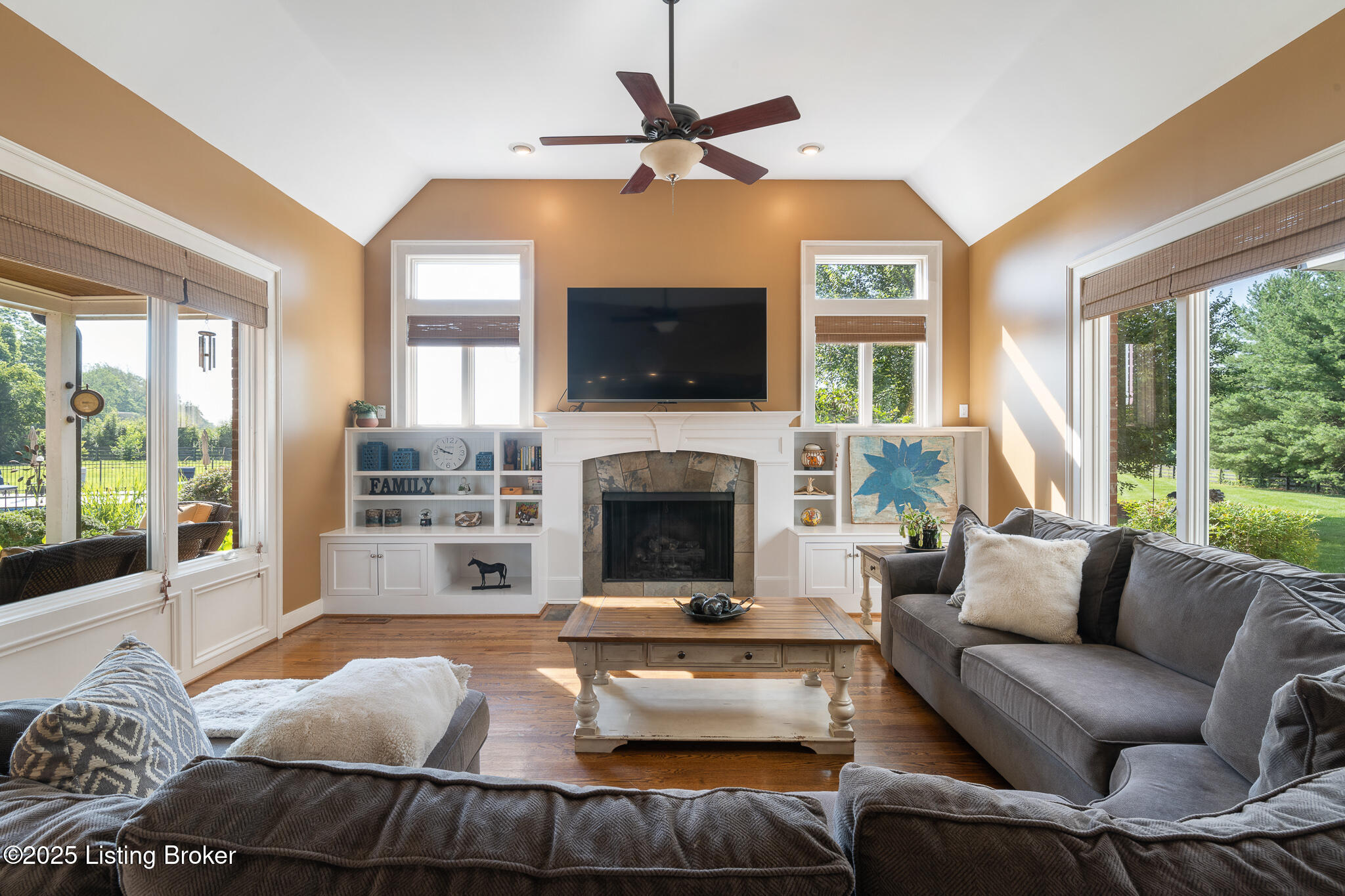 9906 Glen Vista Dr