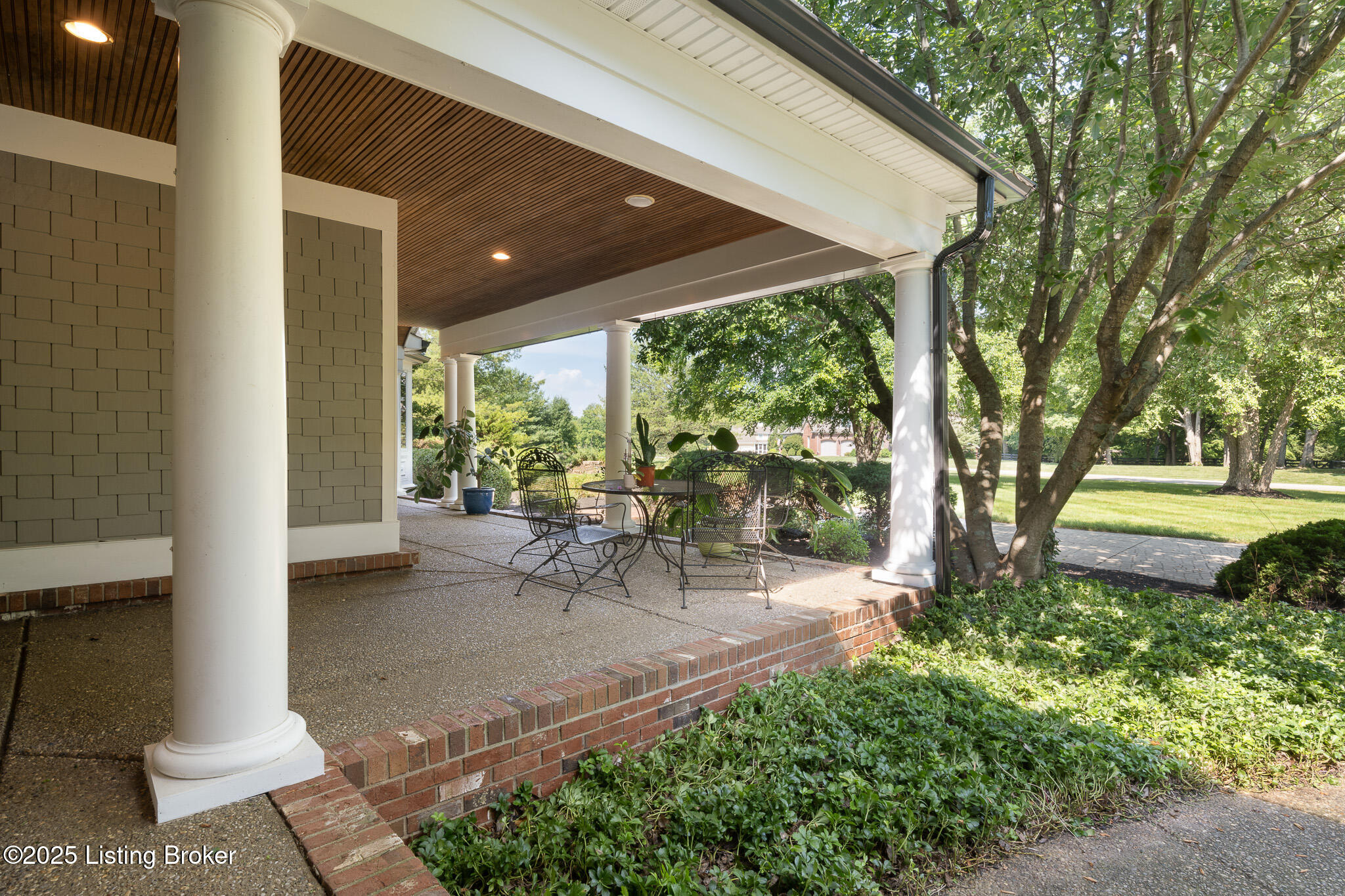 9906 Glen Vista Dr