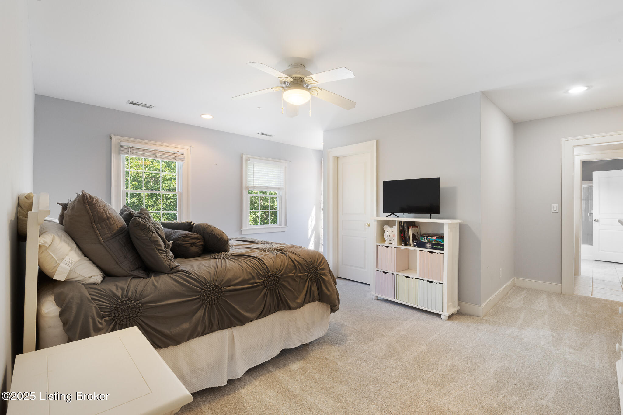 9906 Glen Vista Dr