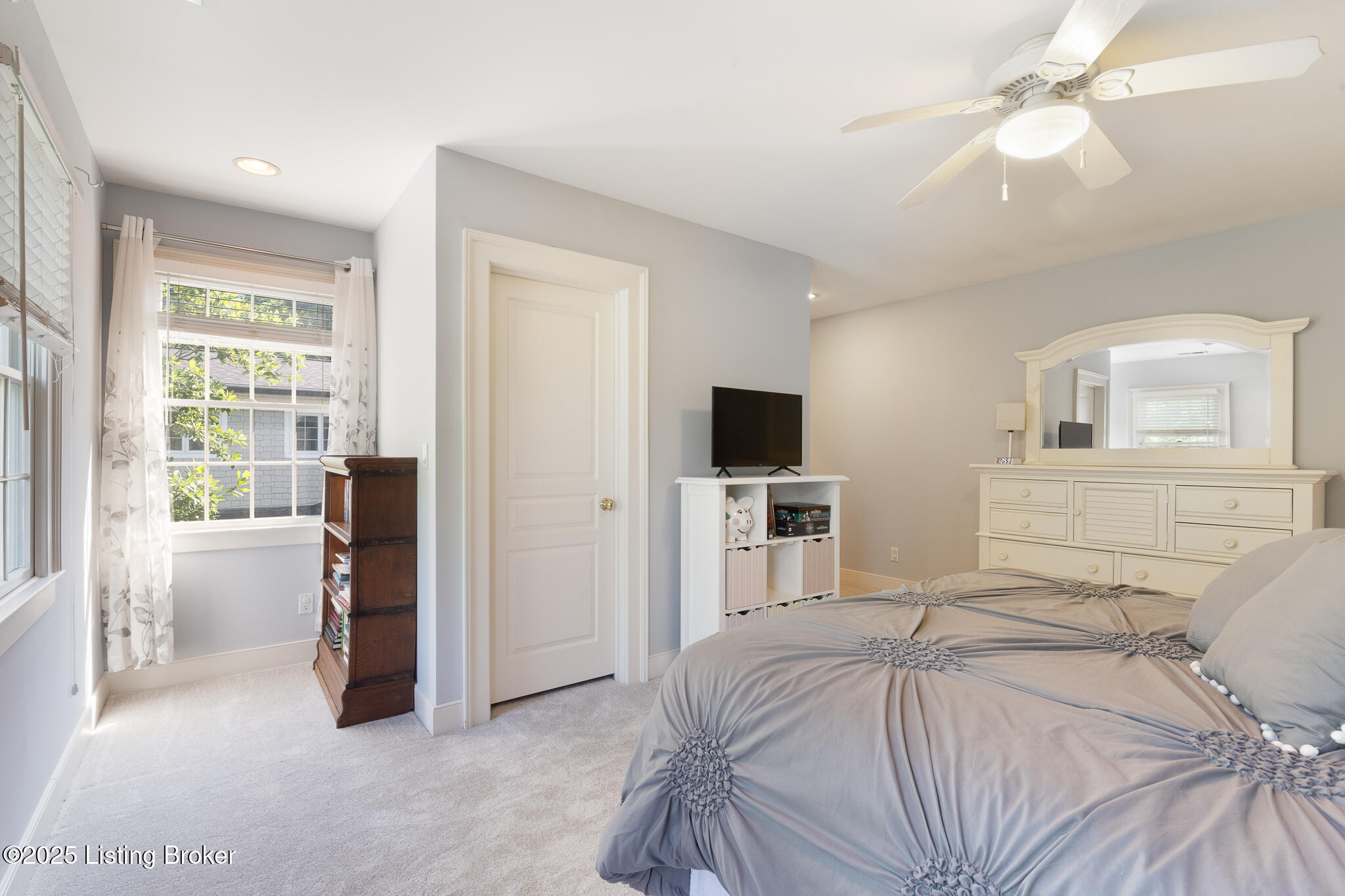 9906 Glen Vista Dr