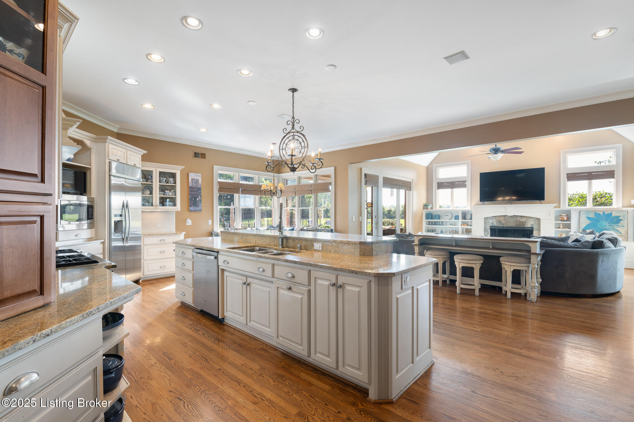 9906 Glen Vista Dr