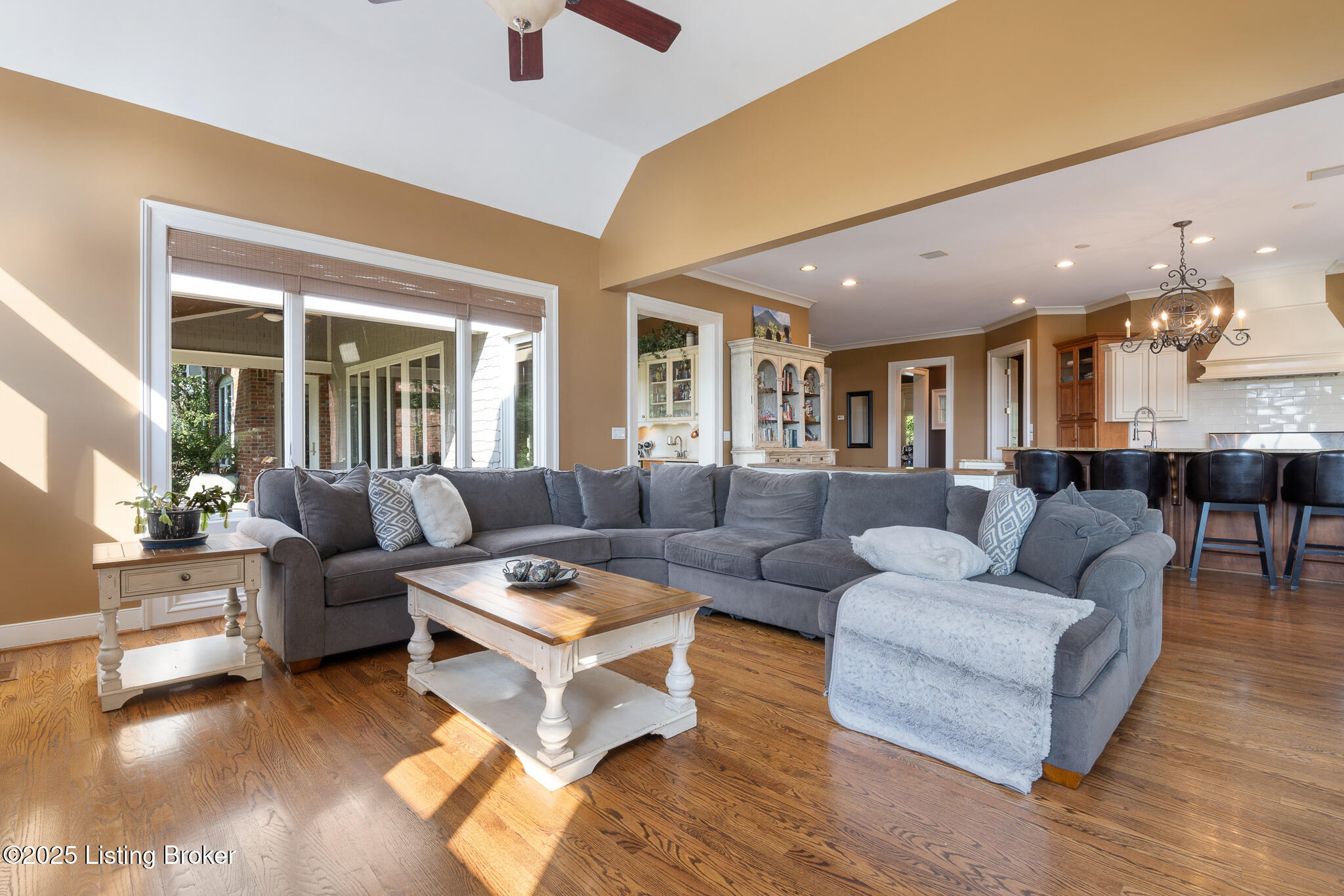 9906 Glen Vista Dr