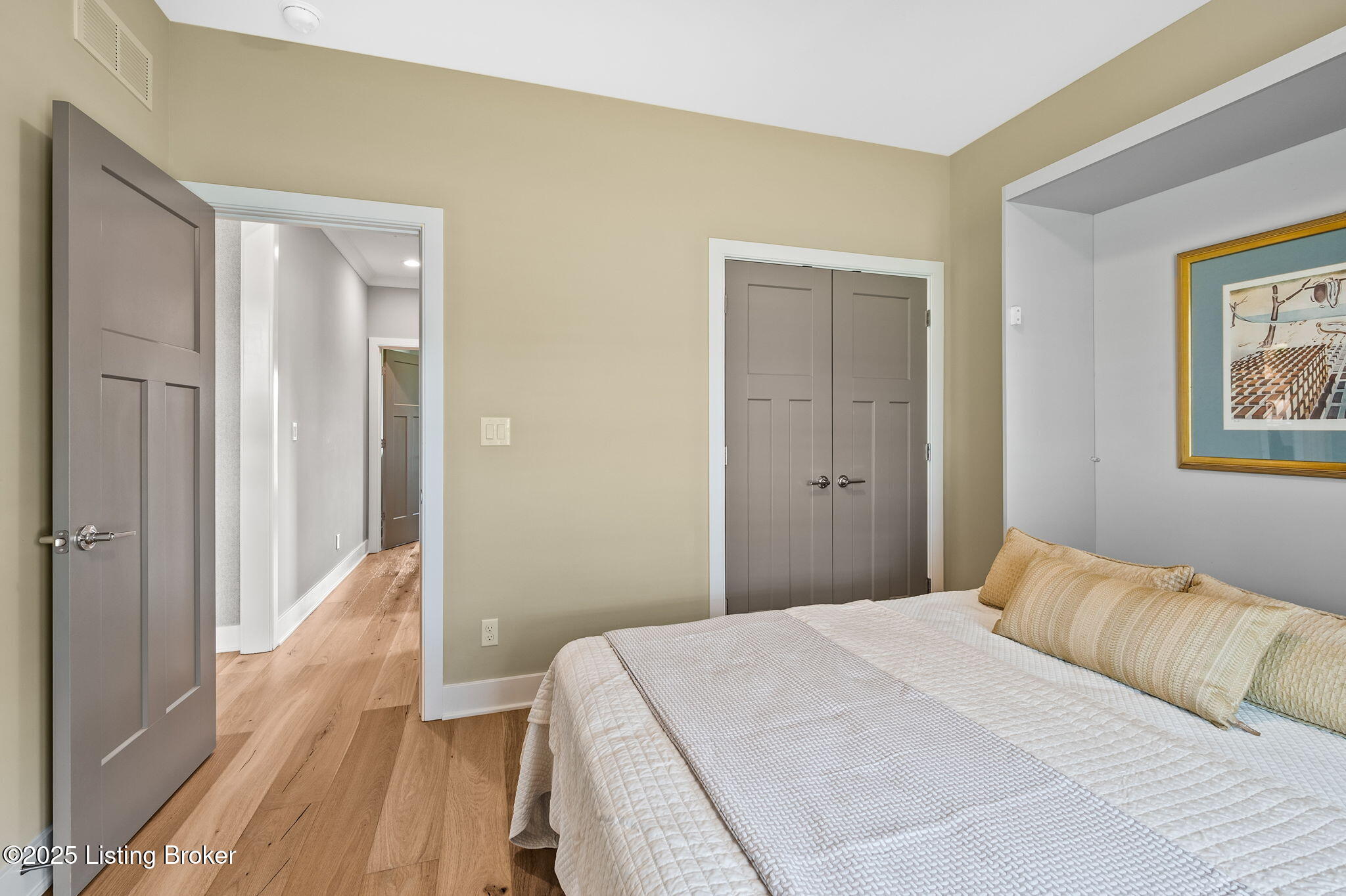 3902 Clarke Pointe Ct