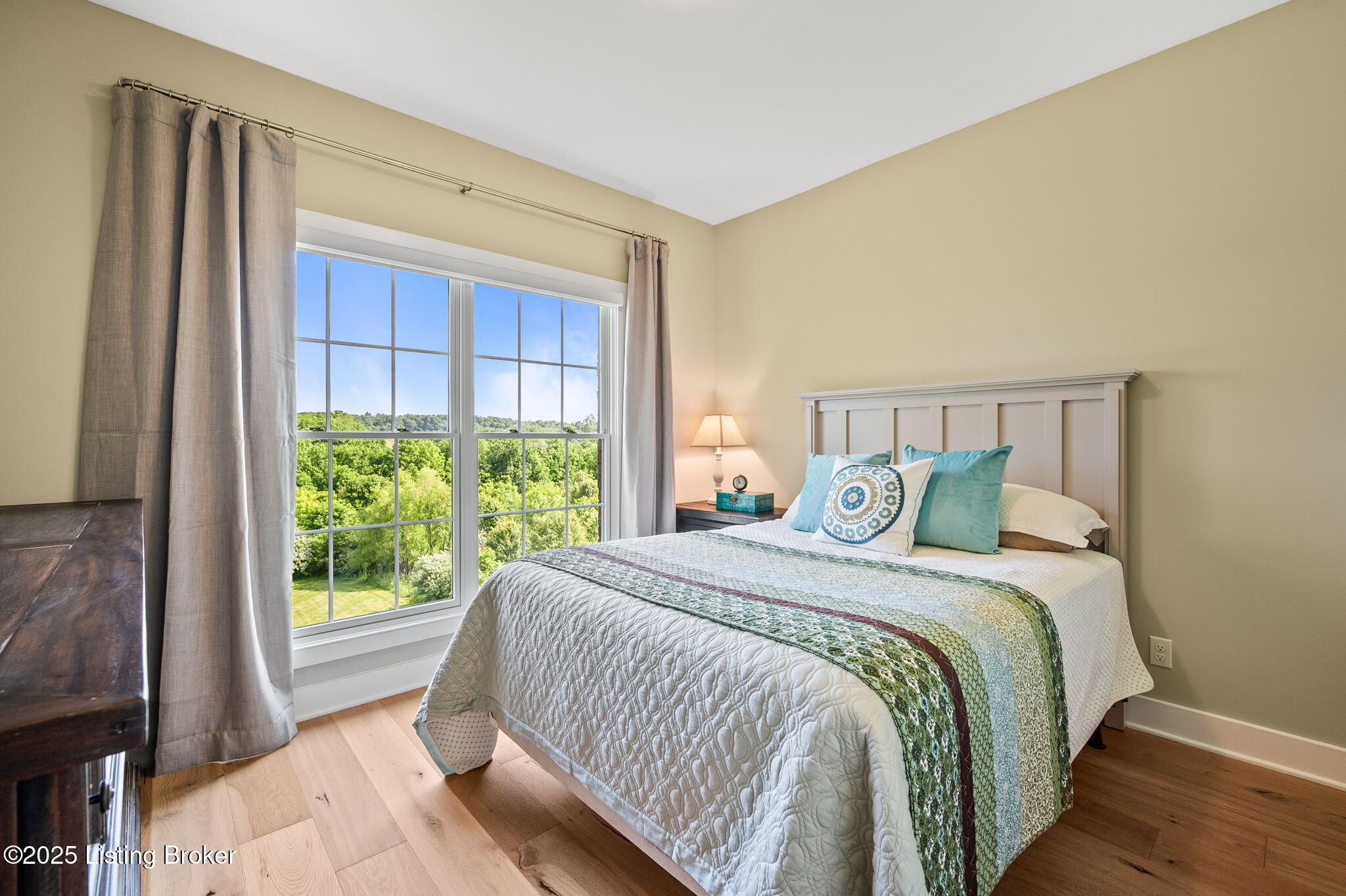 3902 Clarke Pointe Ct