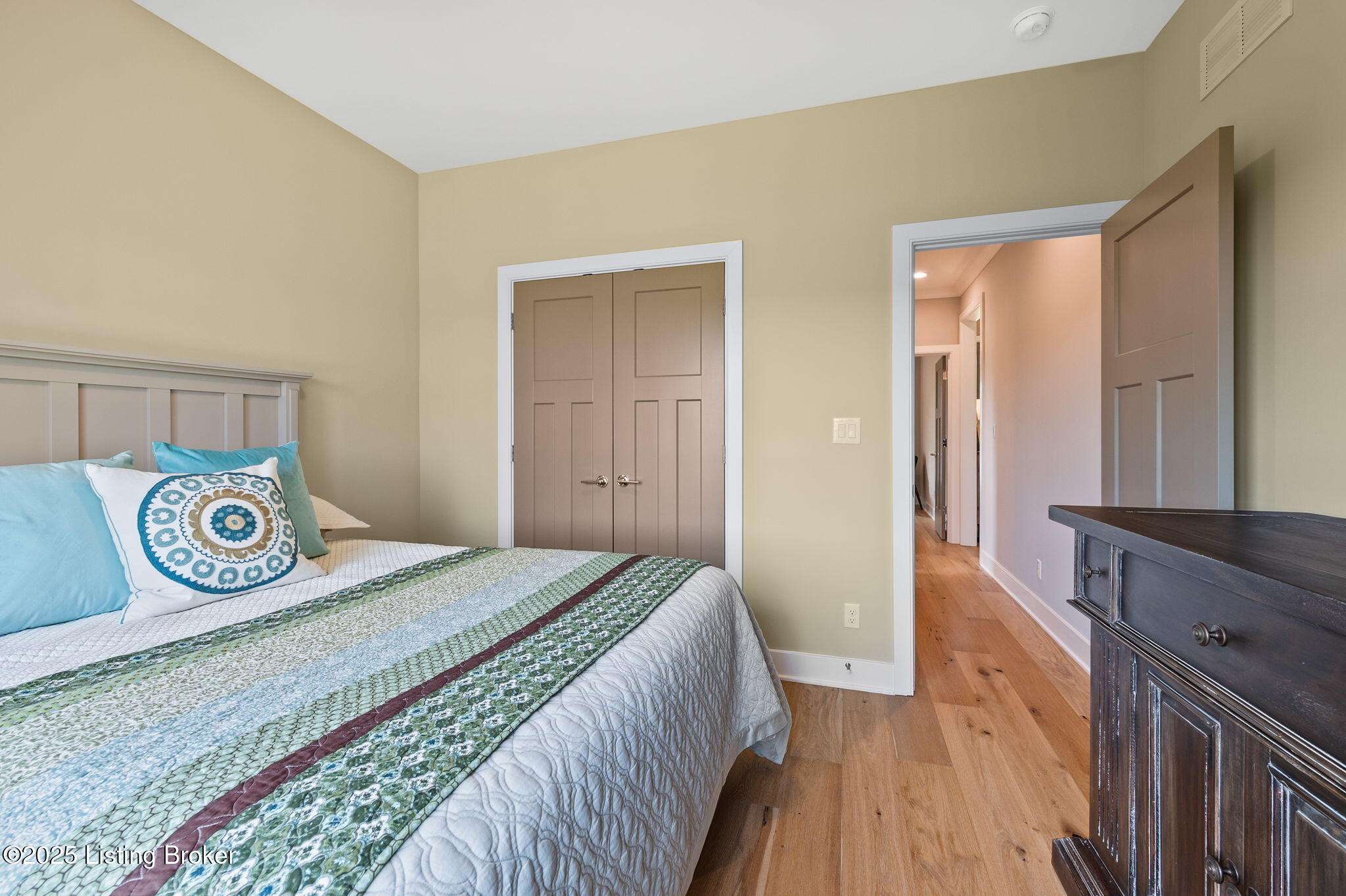 3902 Clarke Pointe Ct