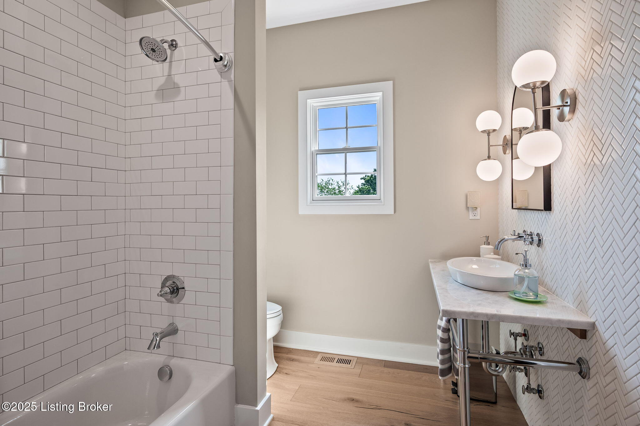 3902 Clarke Pointe Ct