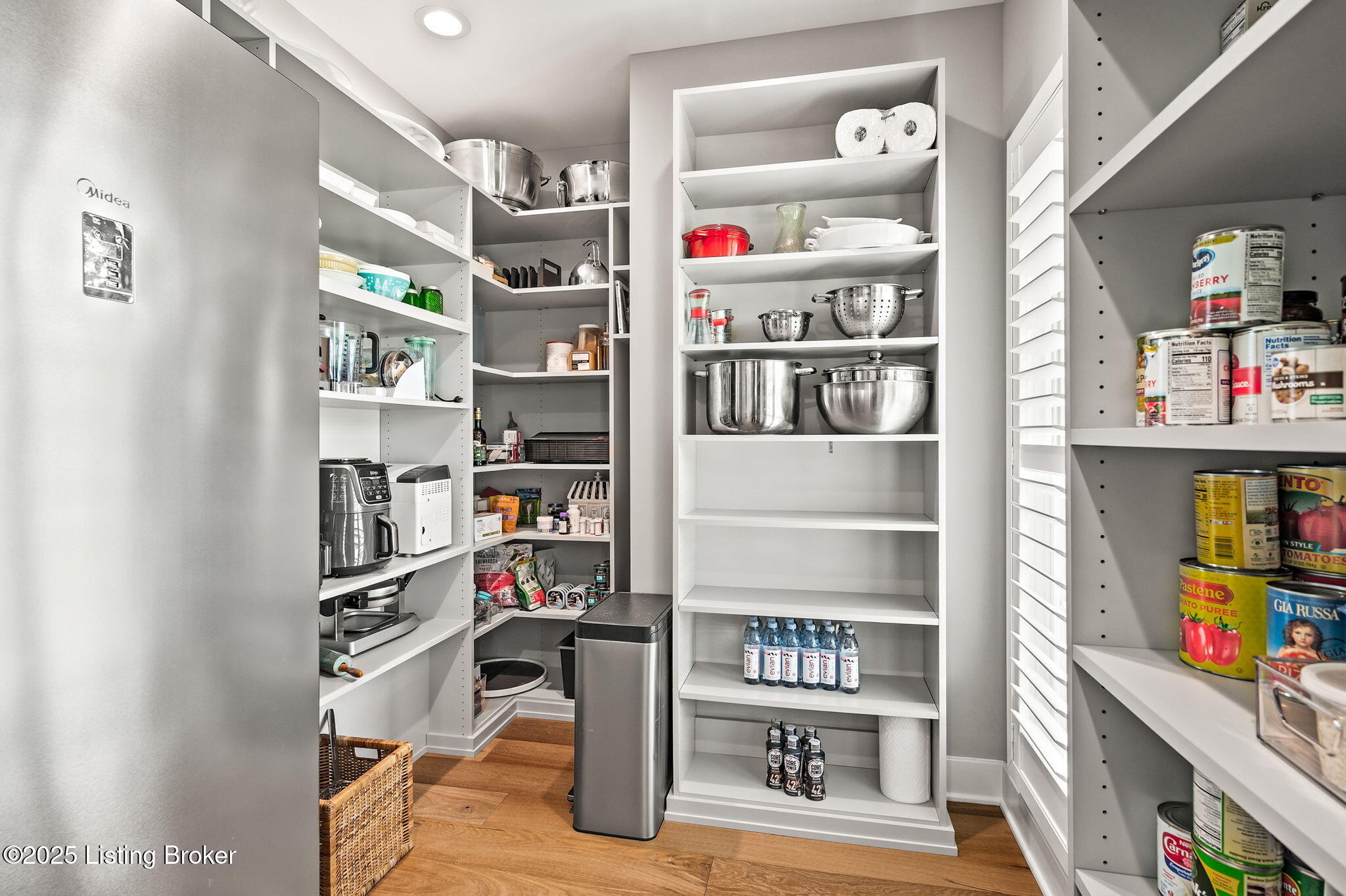 3902 Clarke Pointe Ct