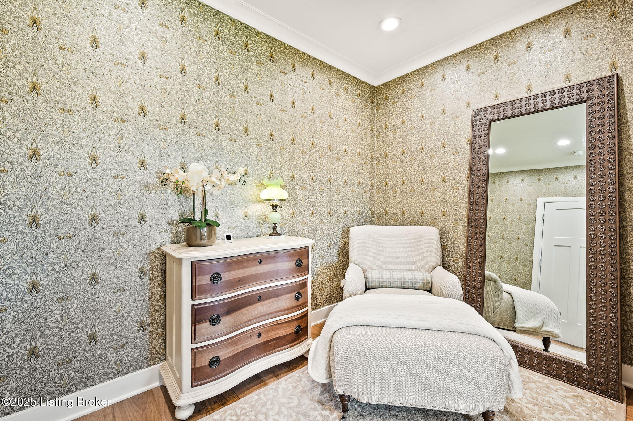 3902 Clarke Pointe Ct