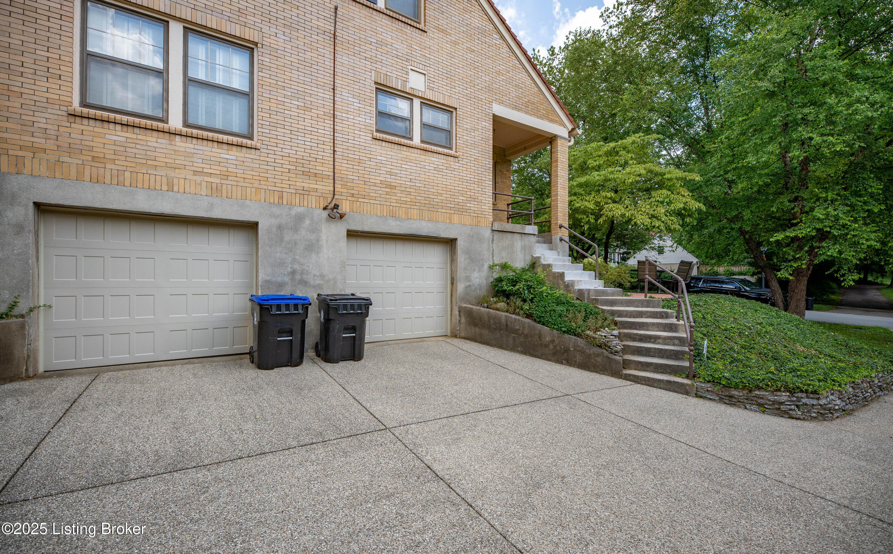 2824 Riedling Dr