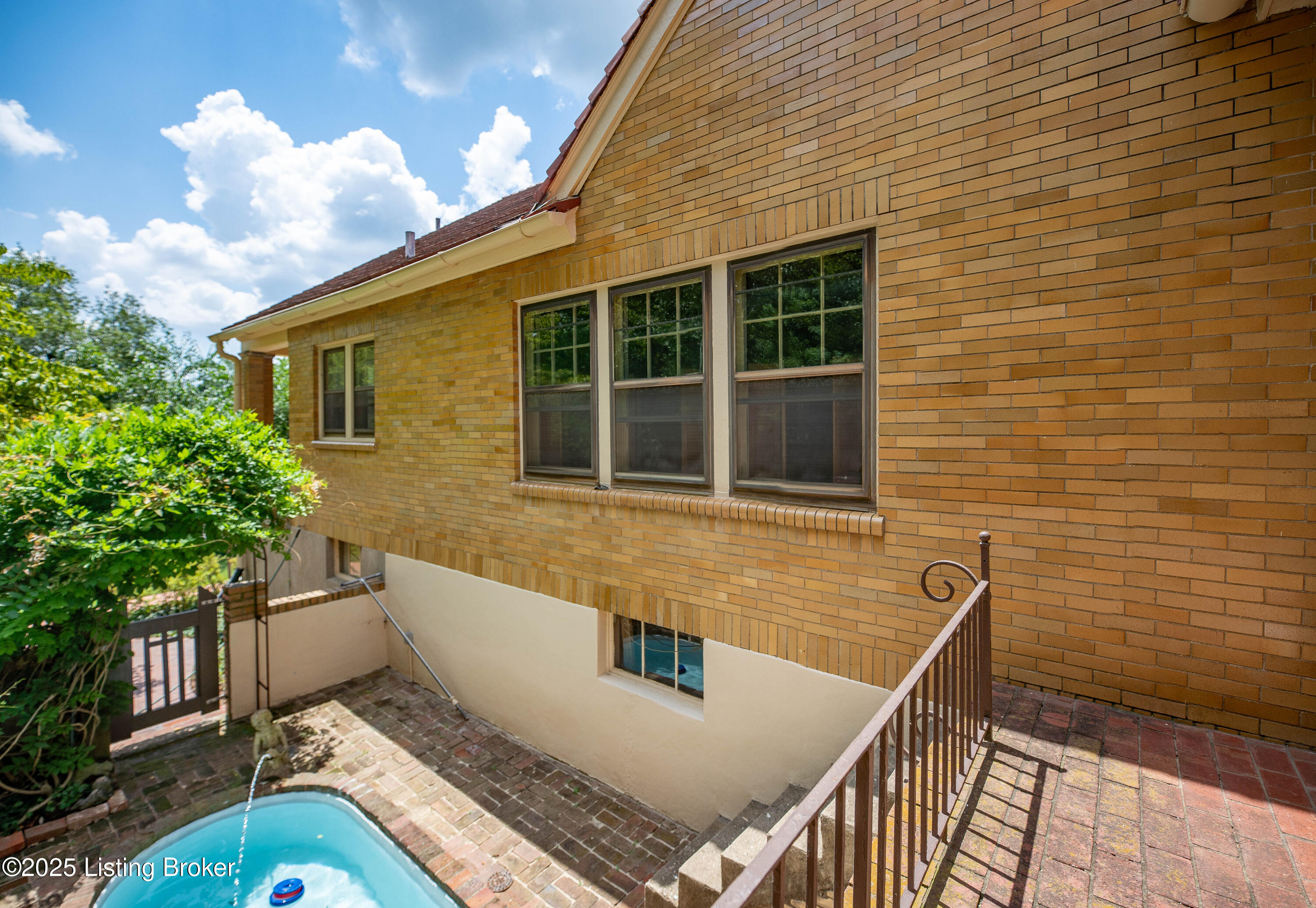 2824 Riedling Dr