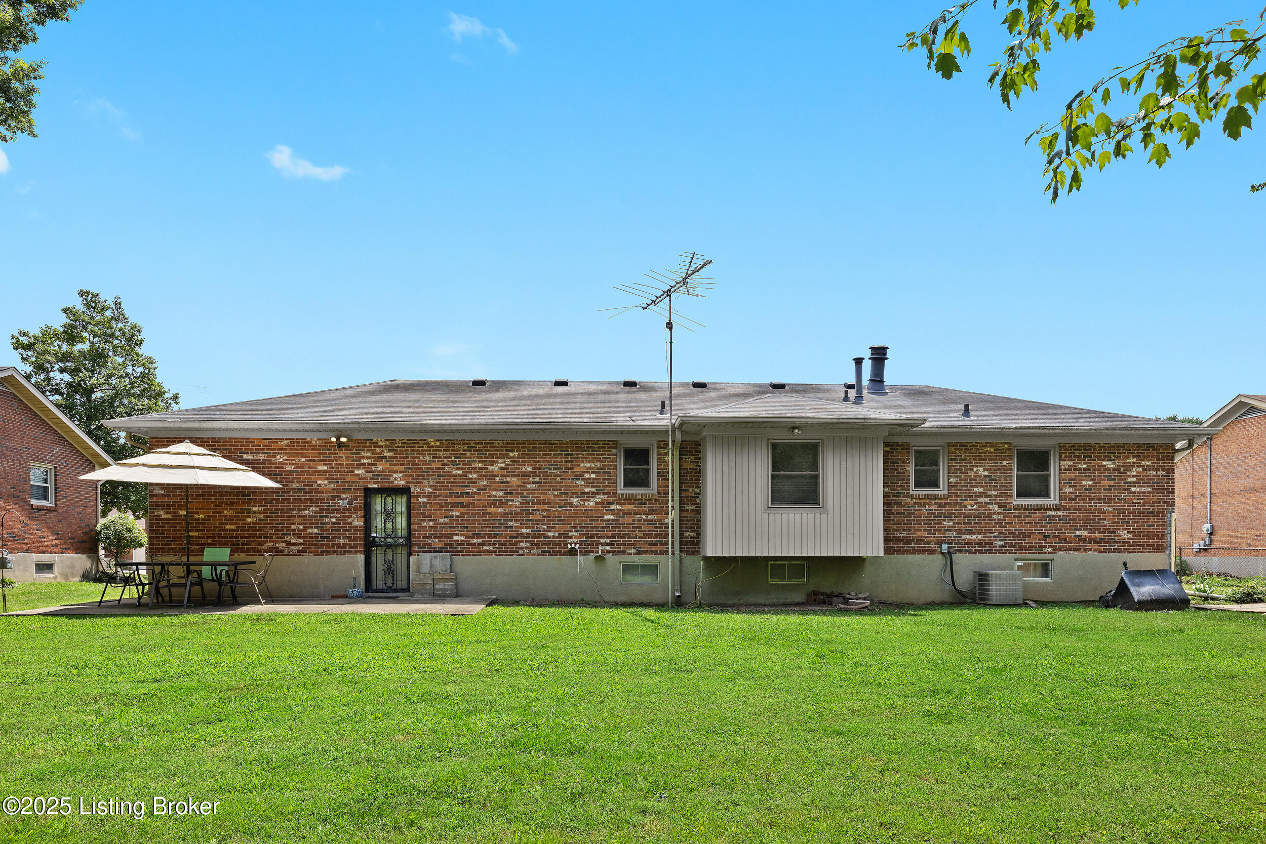 4005 Pinecroft Dr