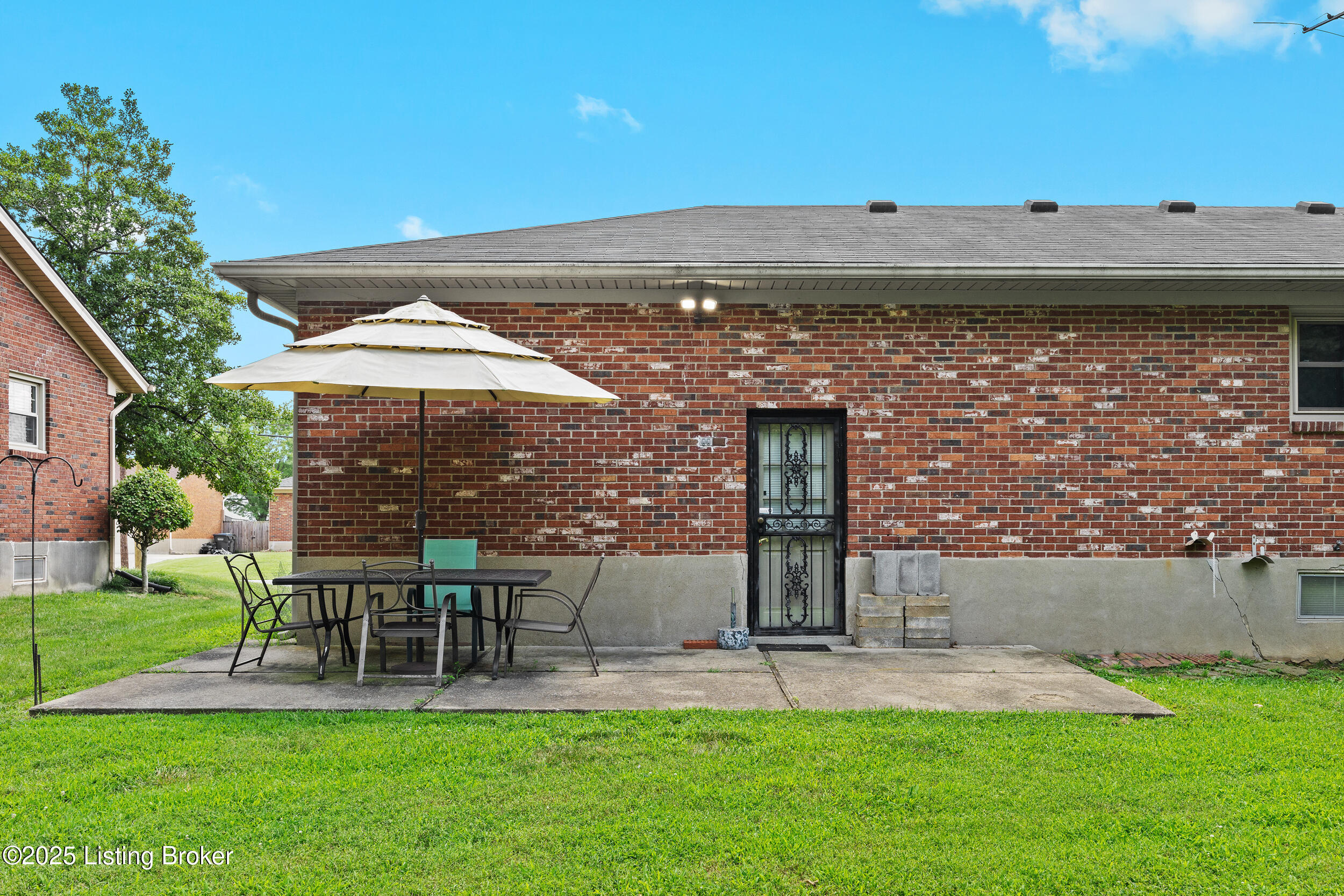 4005 Pinecroft Dr