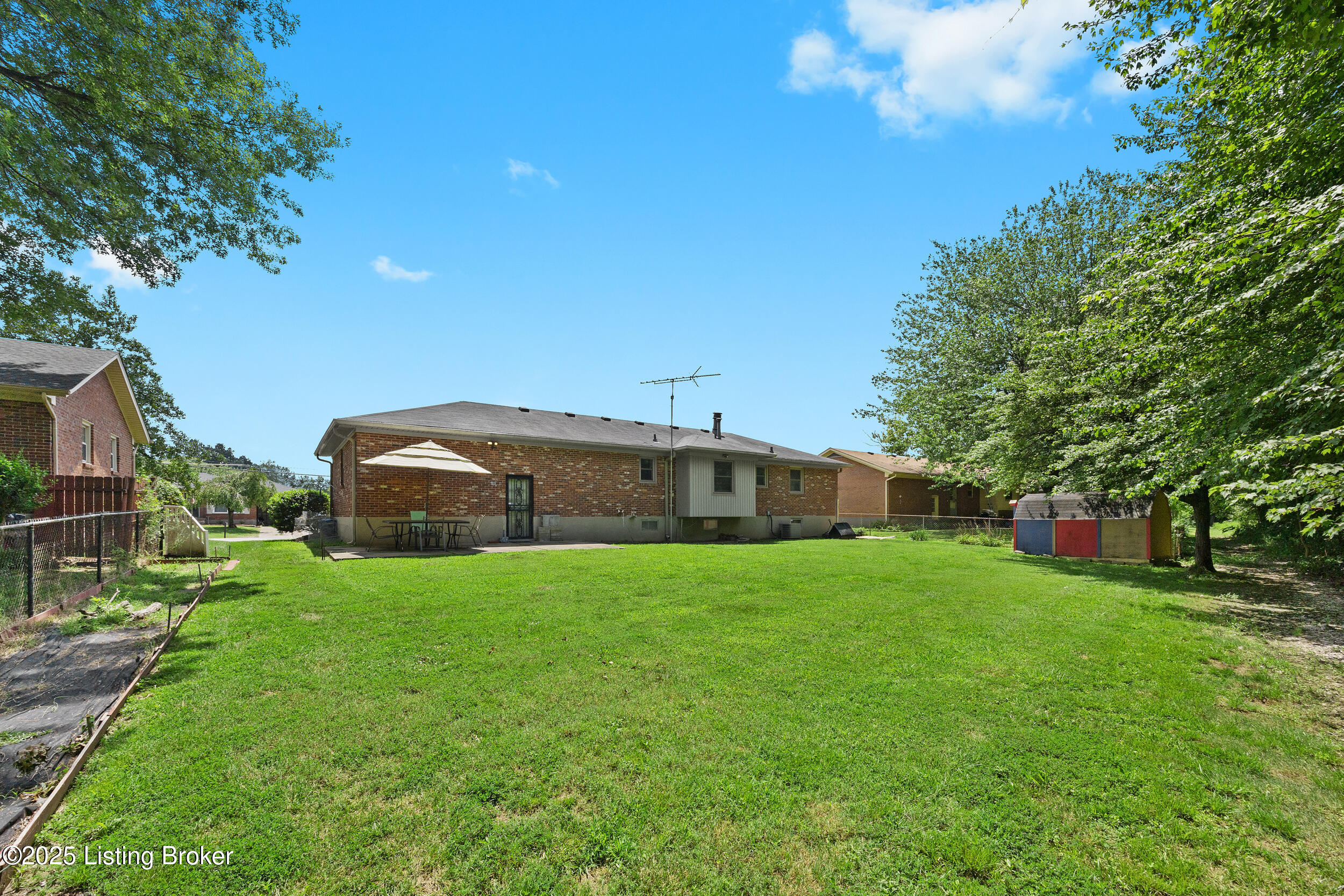 4005 Pinecroft Dr