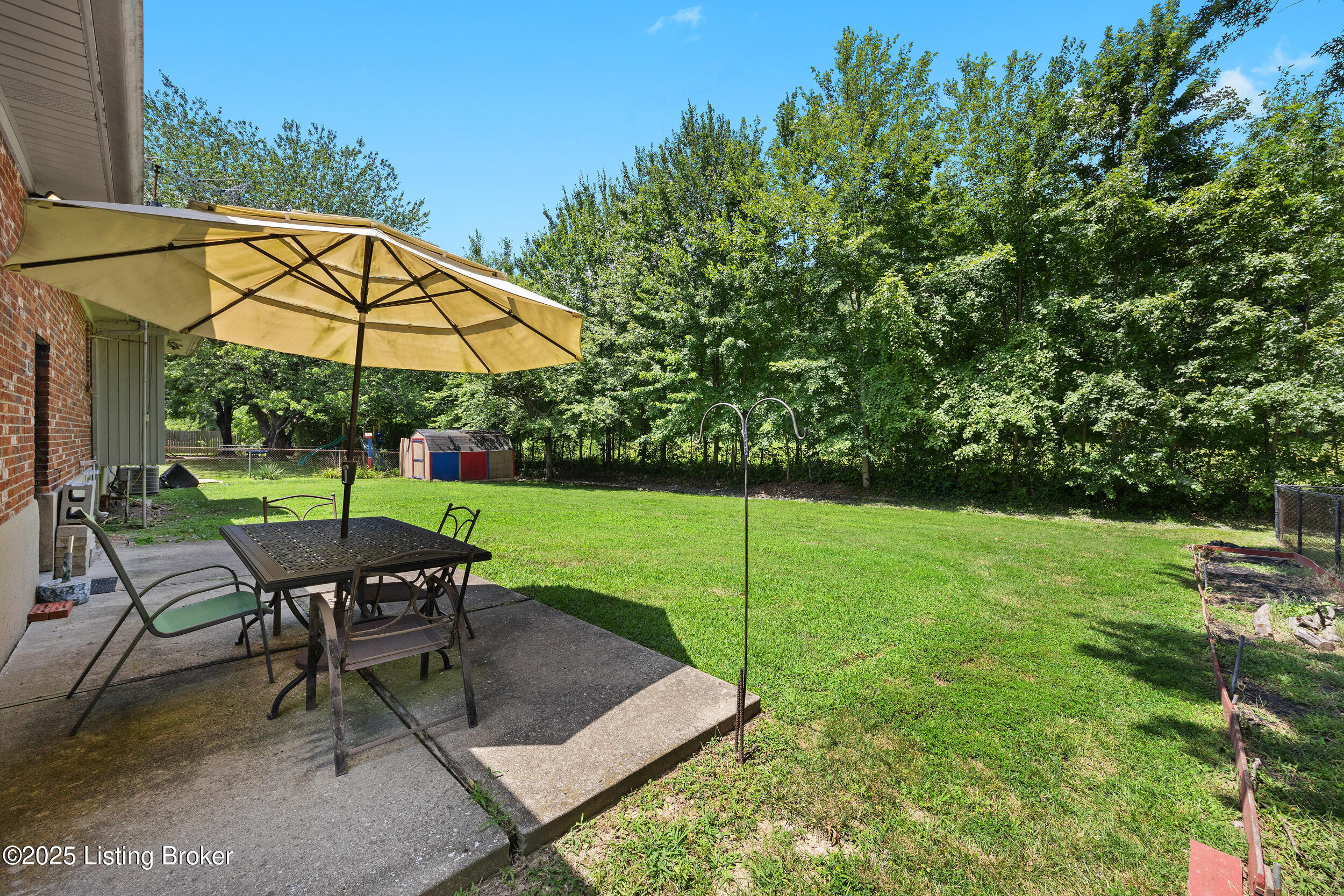 4005 Pinecroft Dr