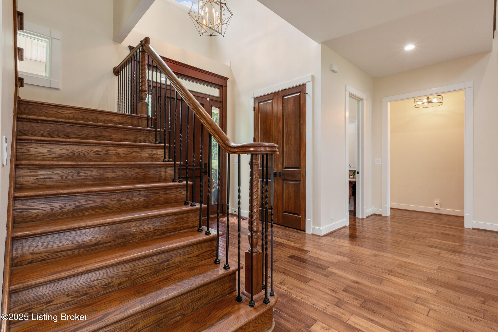 1012 Mullins Ln