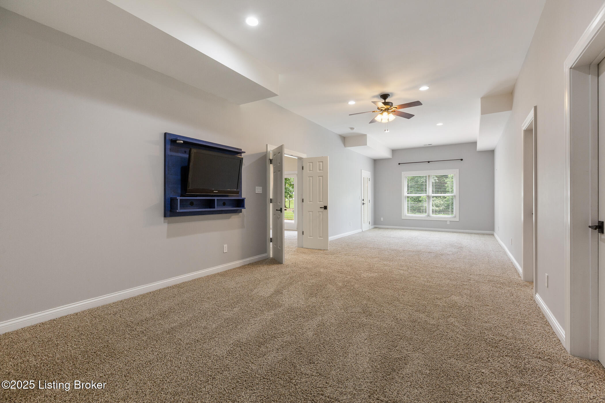 1012 Mullins Ln