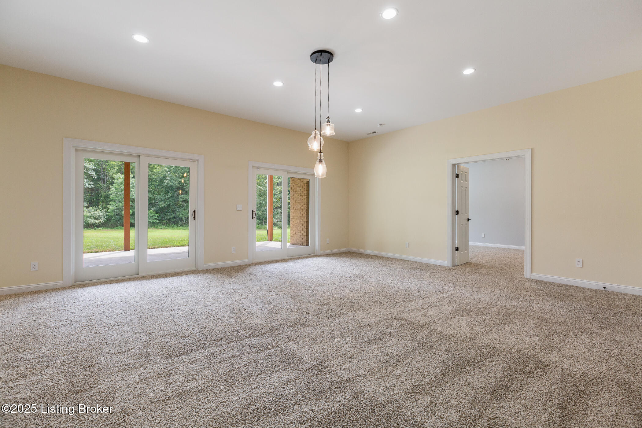 1012 Mullins Ln