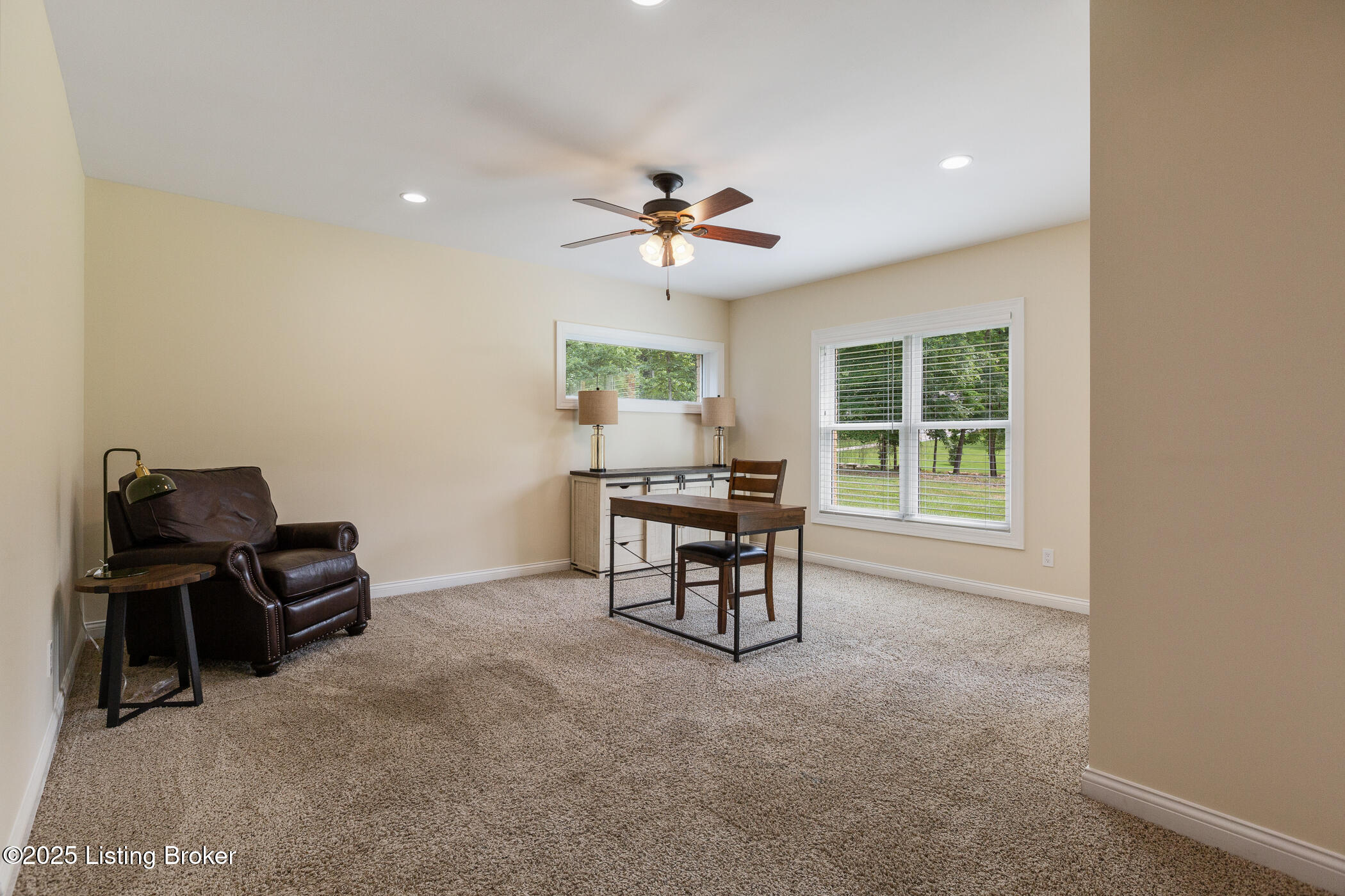 1012 Mullins Ln