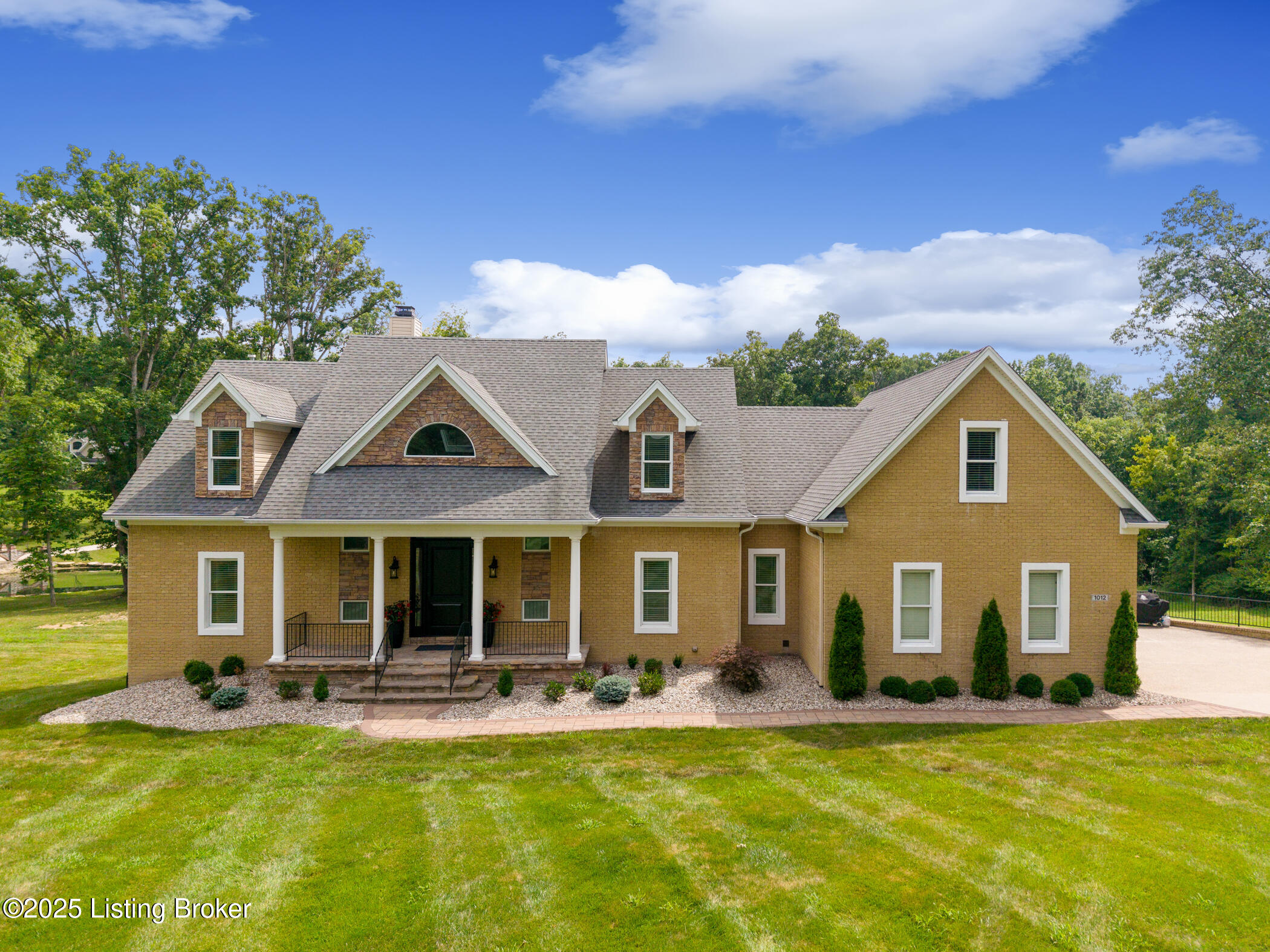 1012 Mullins Ln