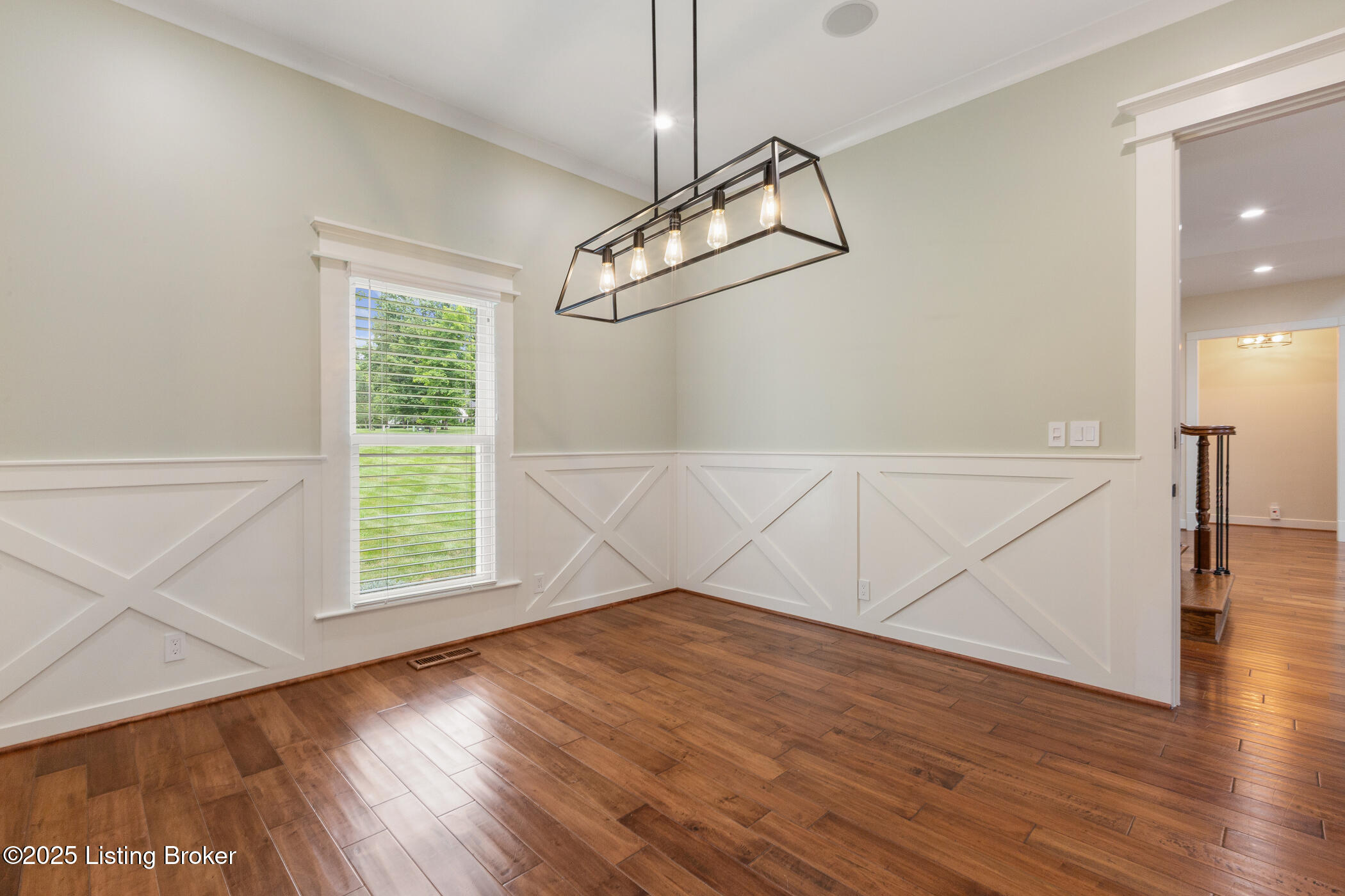 1012 Mullins Ln