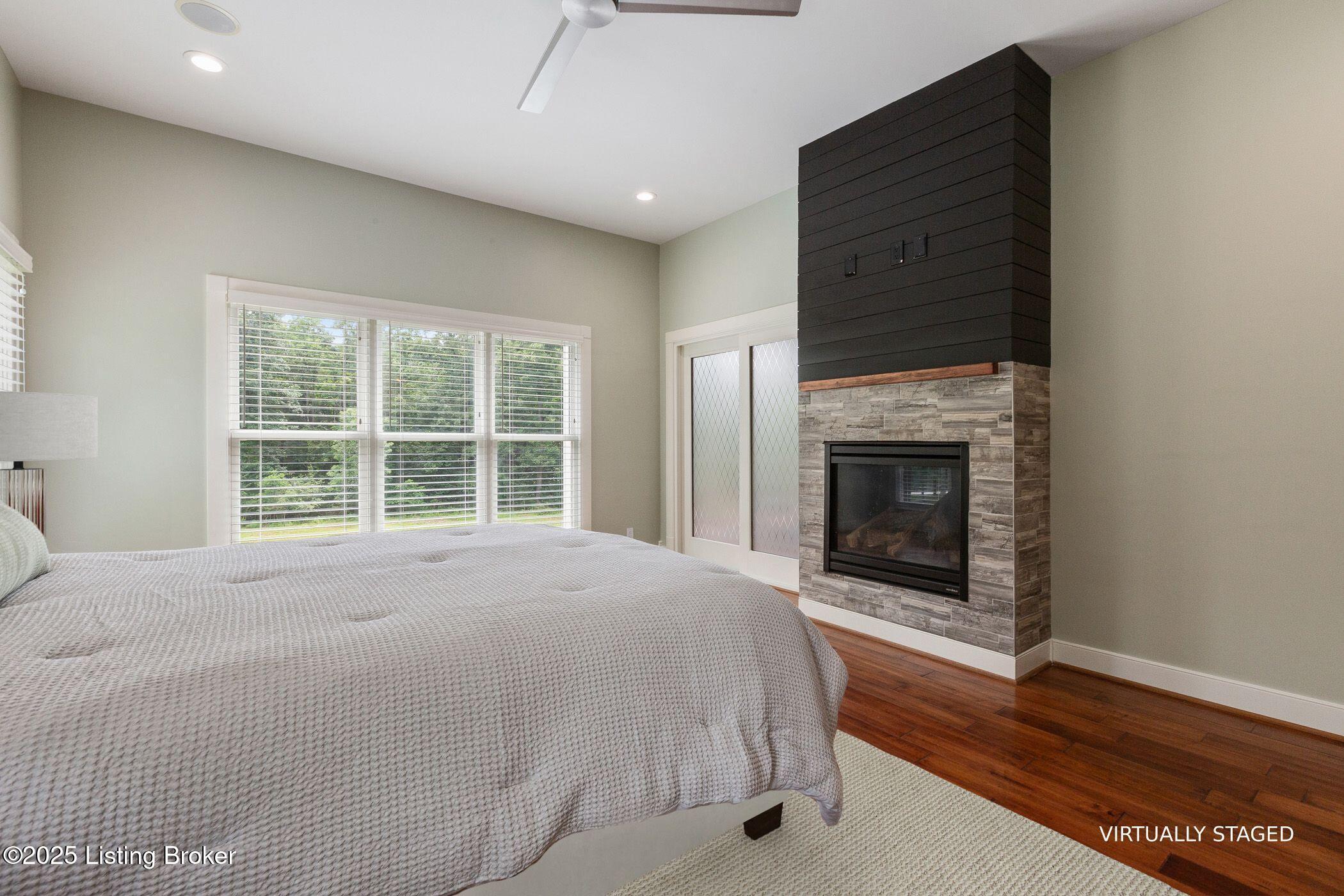 1012 Mullins Ln