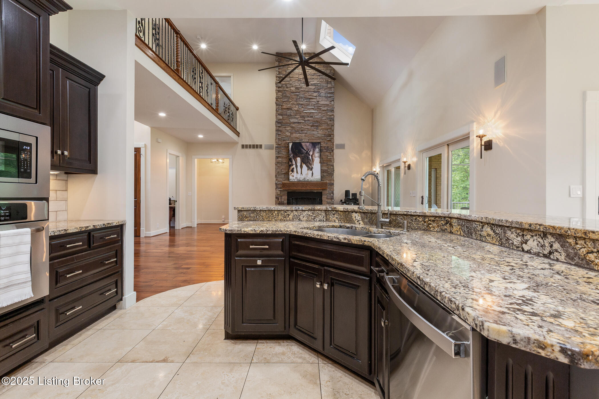 1012 Mullins Ln
