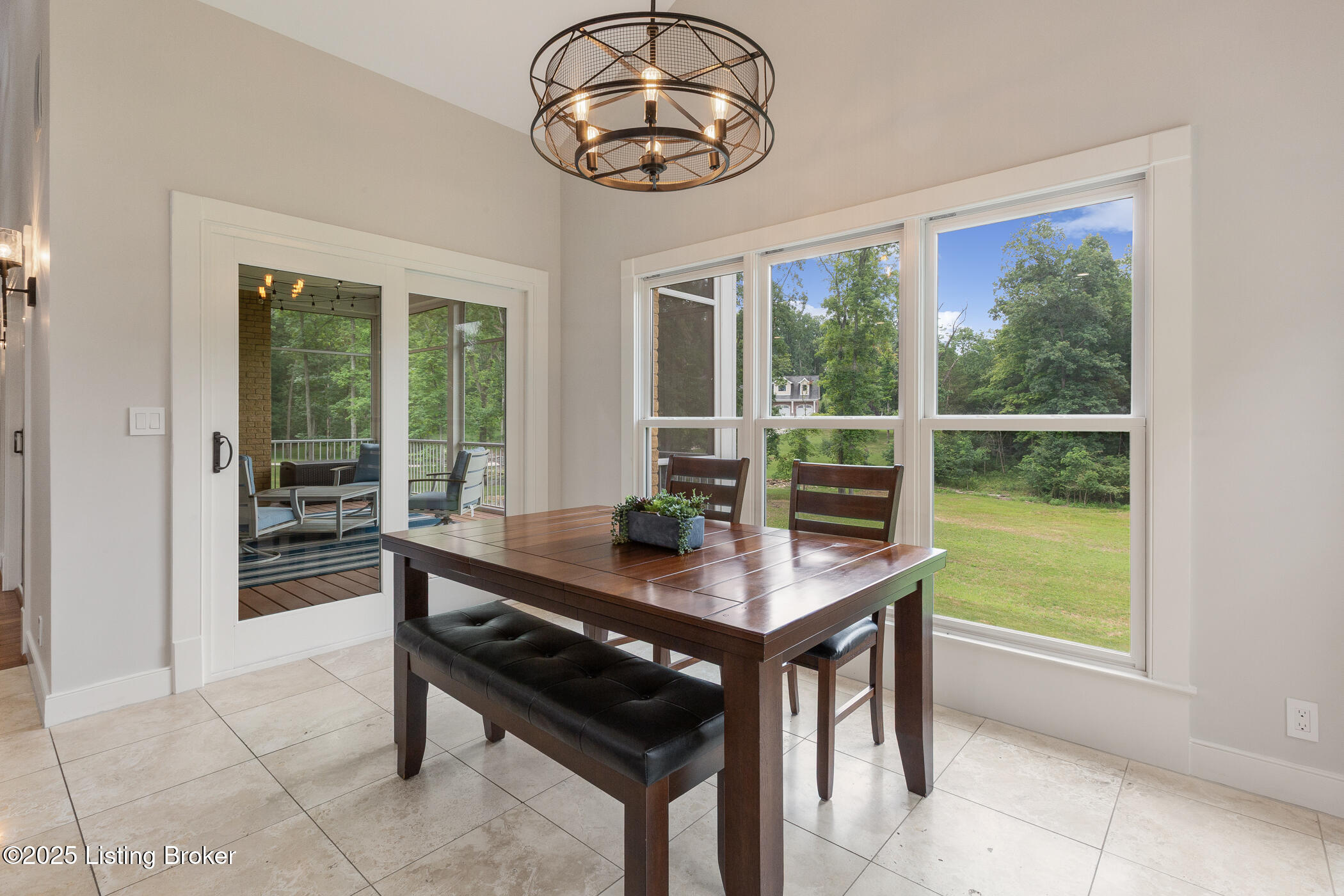 1012 Mullins Ln
