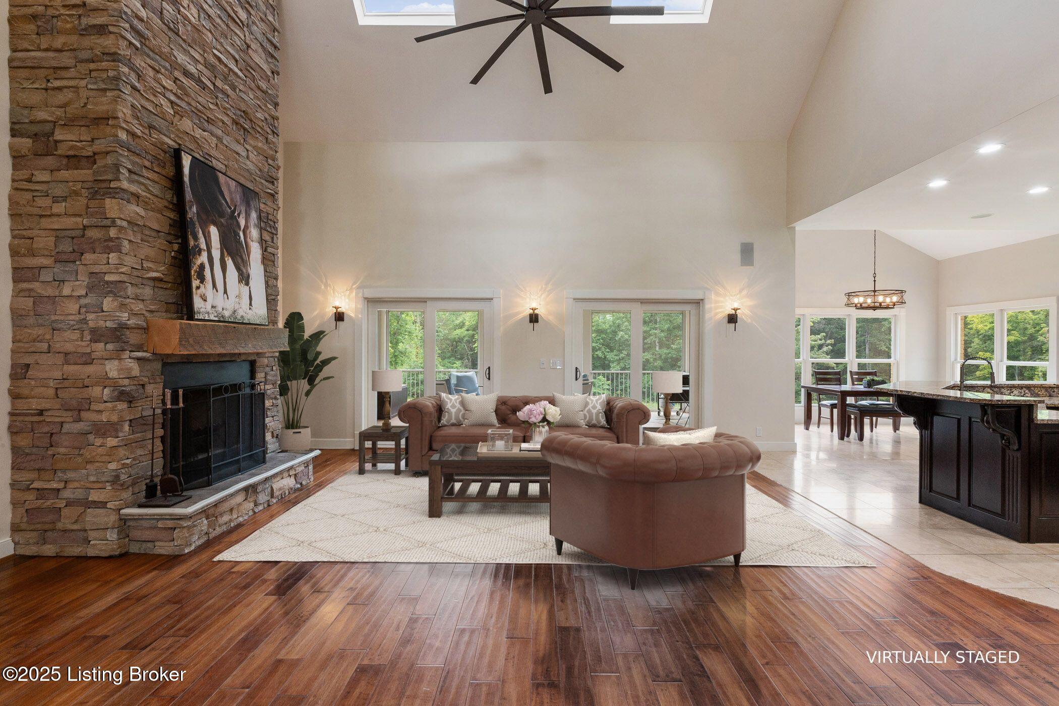 1012 Mullins Ln