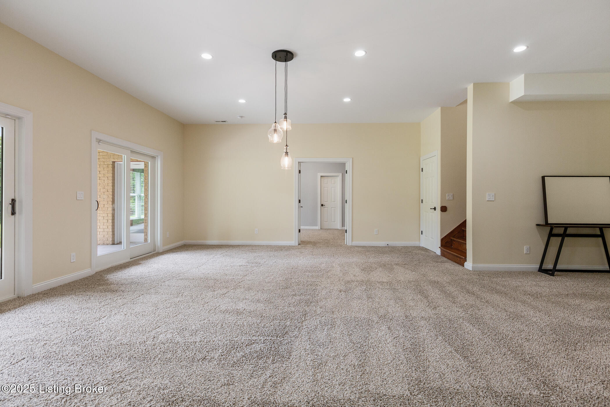 1012 Mullins Ln