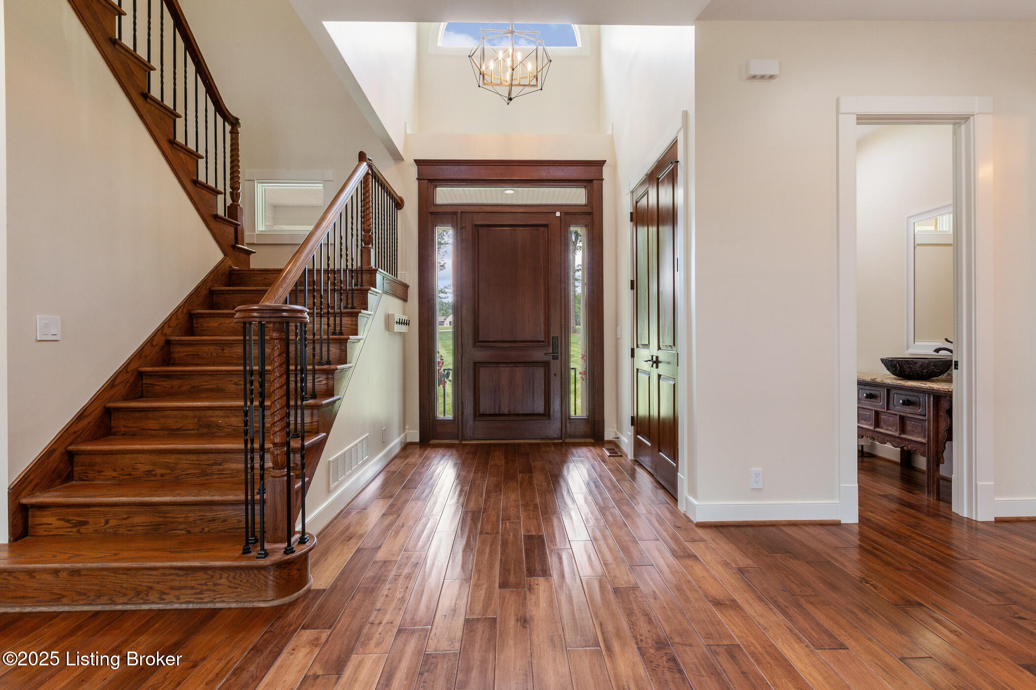 1012 Mullins Ln