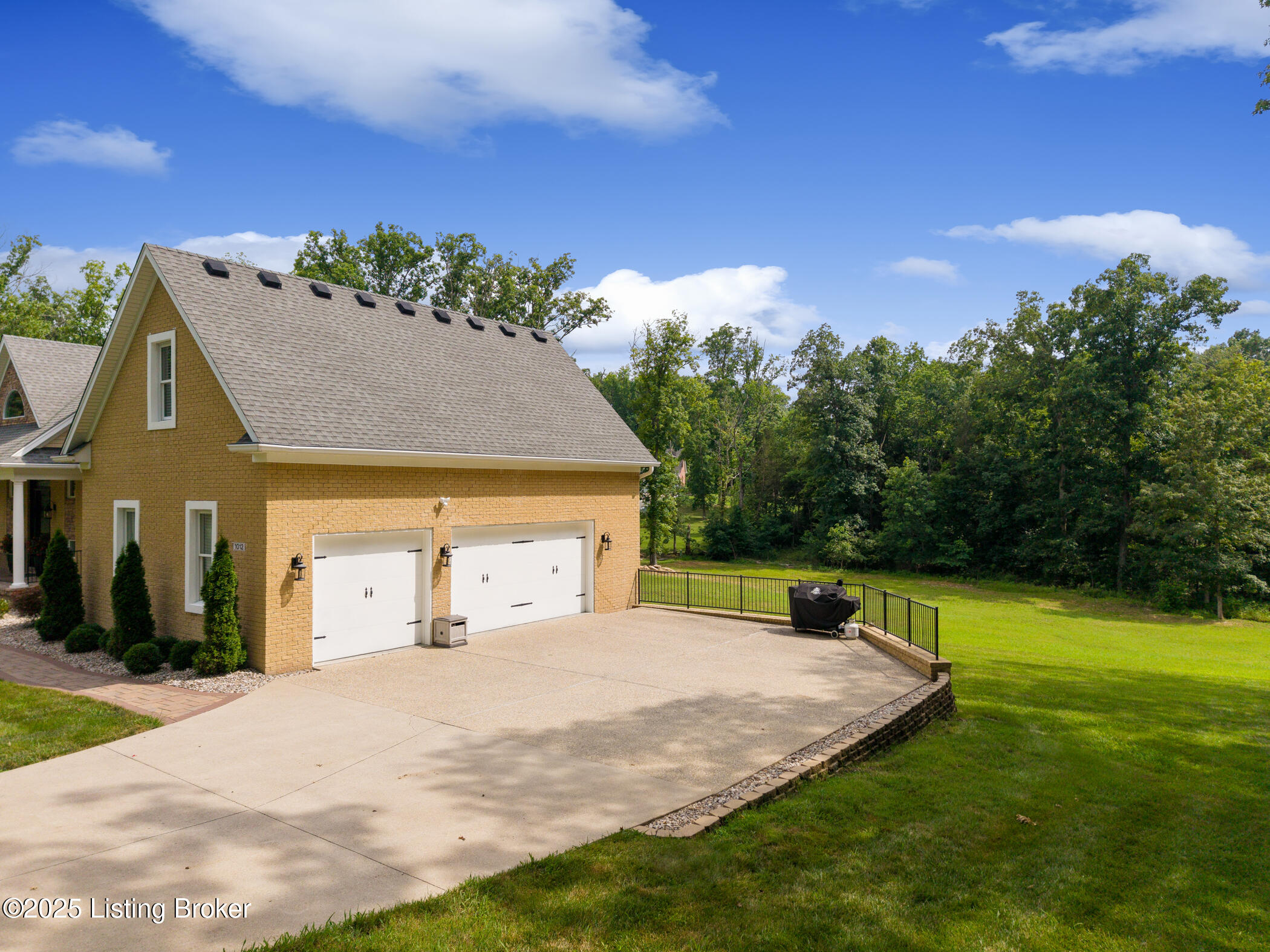 1012 Mullins Ln