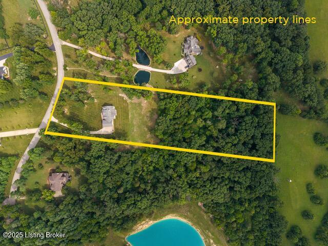 1012 Mullins Ln