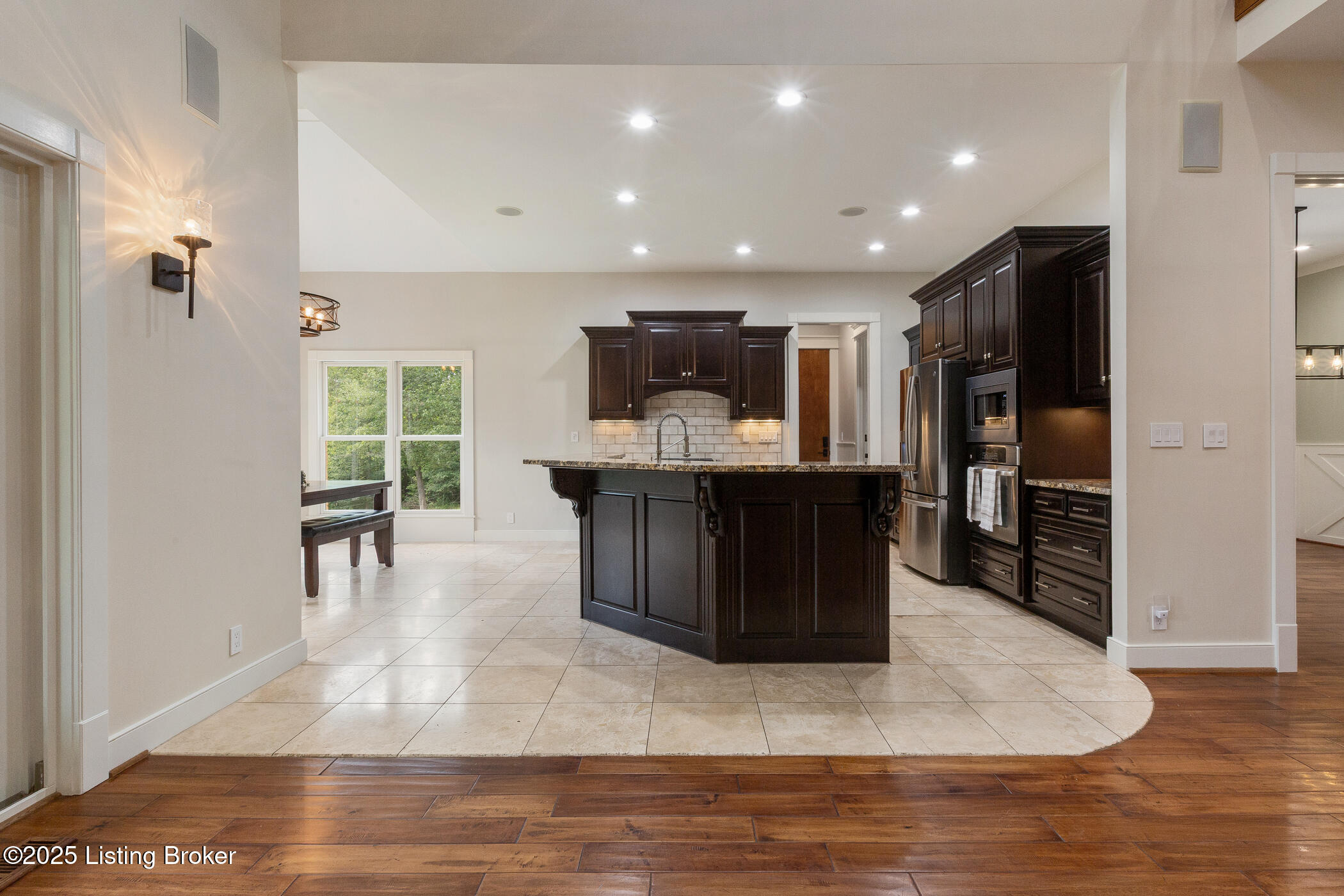 1012 Mullins Ln