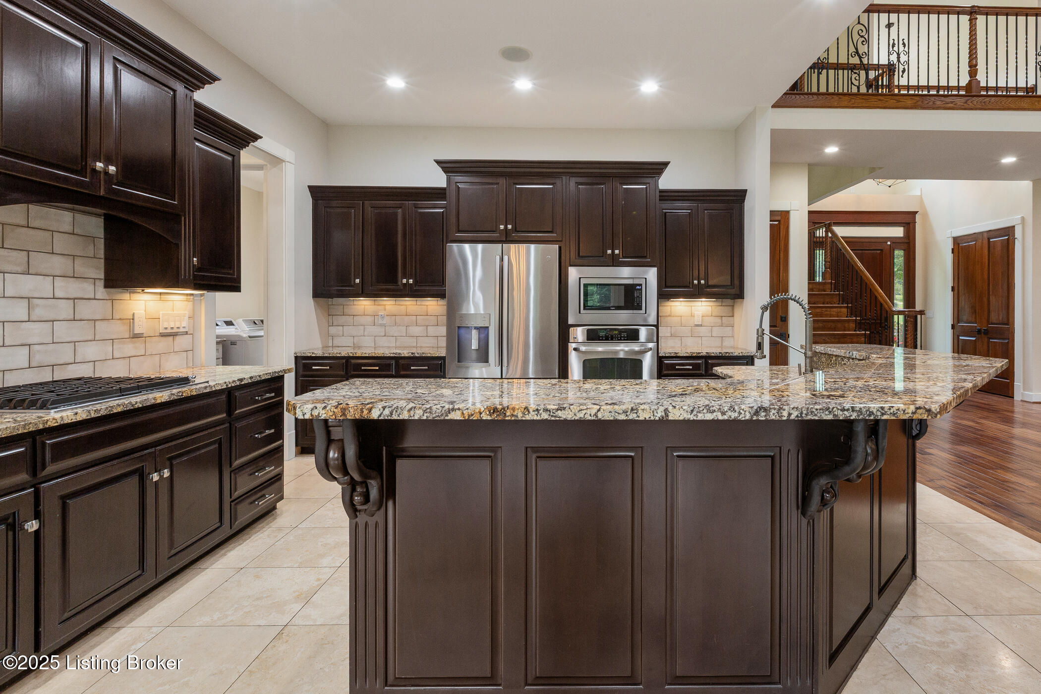 1012 Mullins Ln