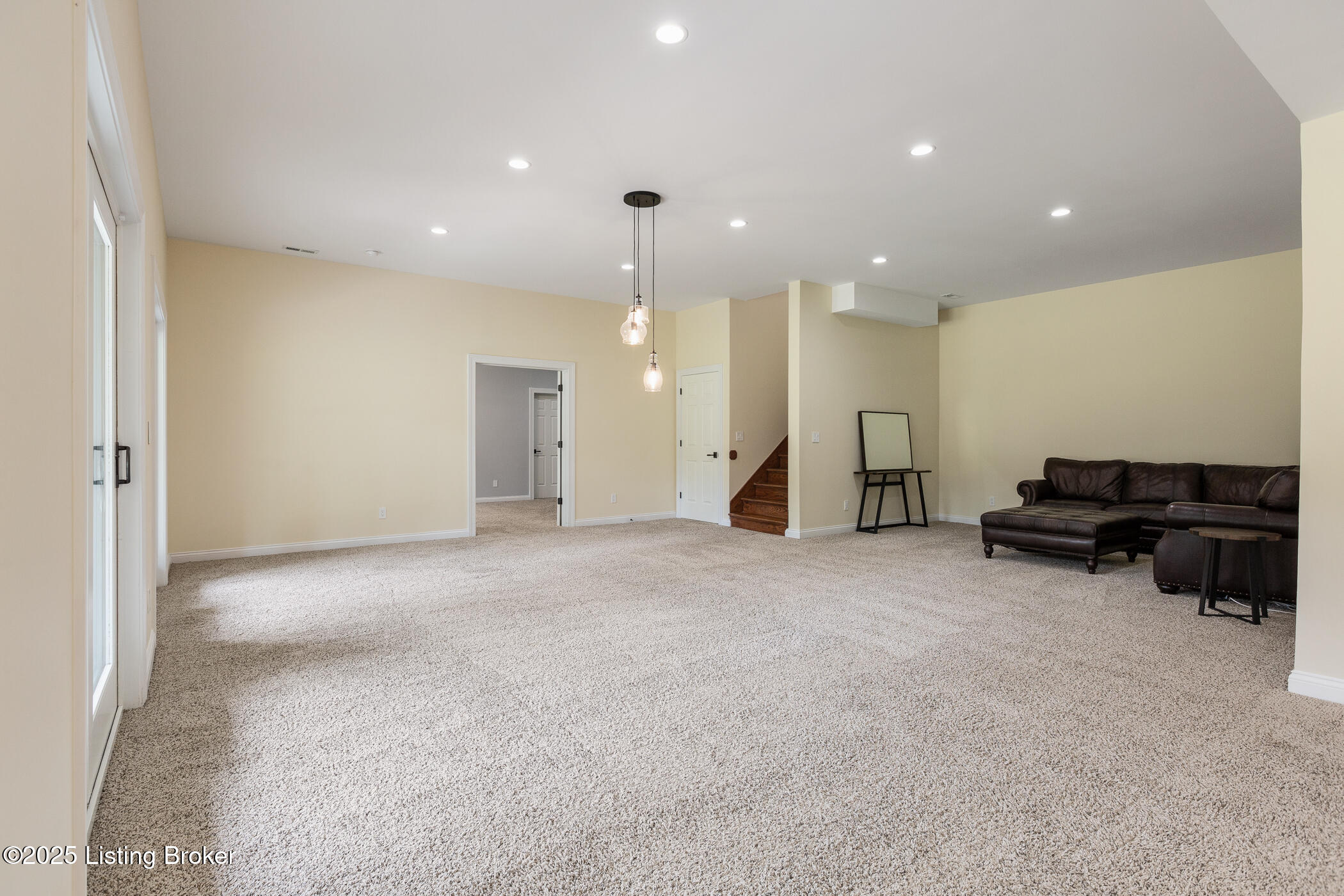 1012 Mullins Ln