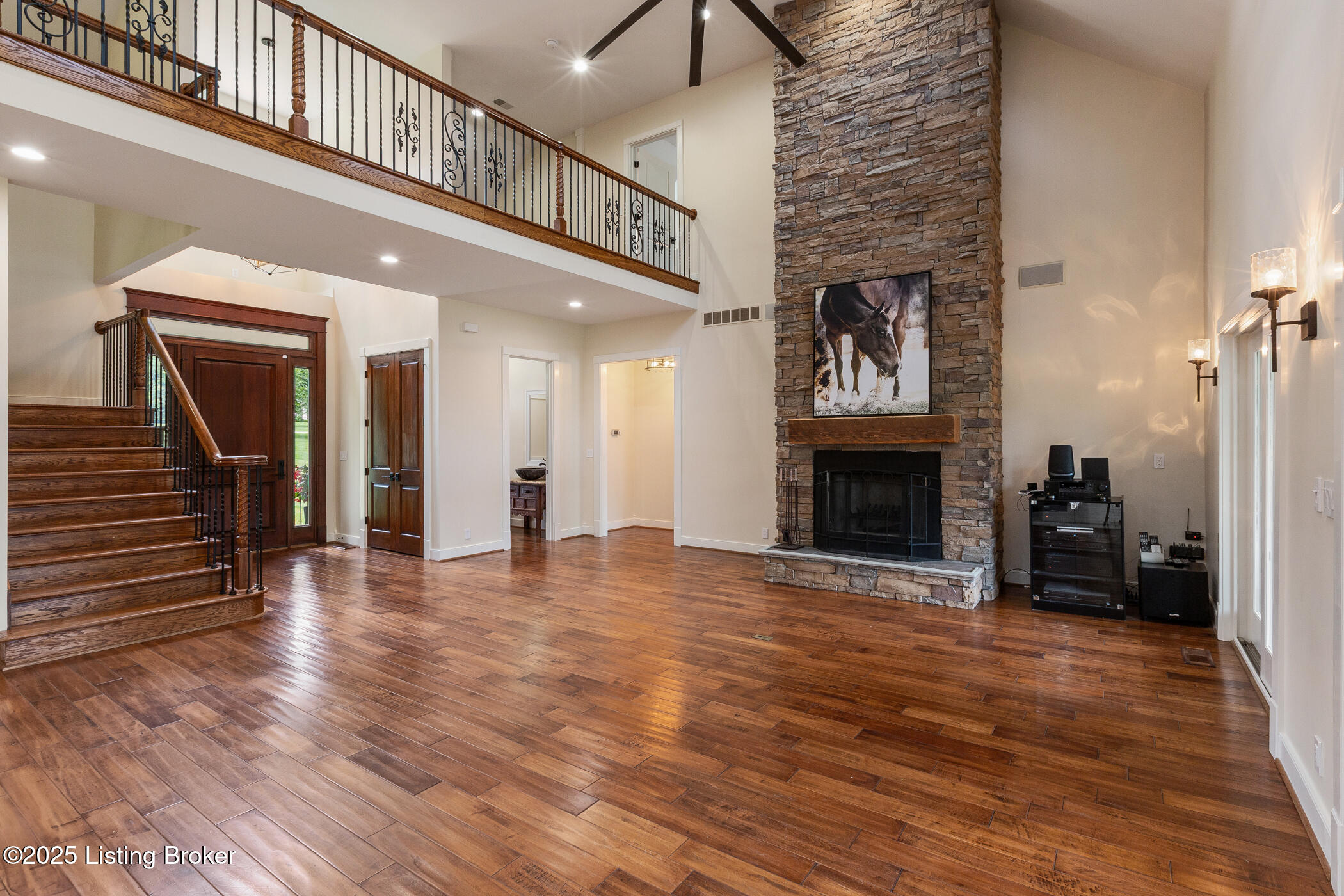 1012 Mullins Ln