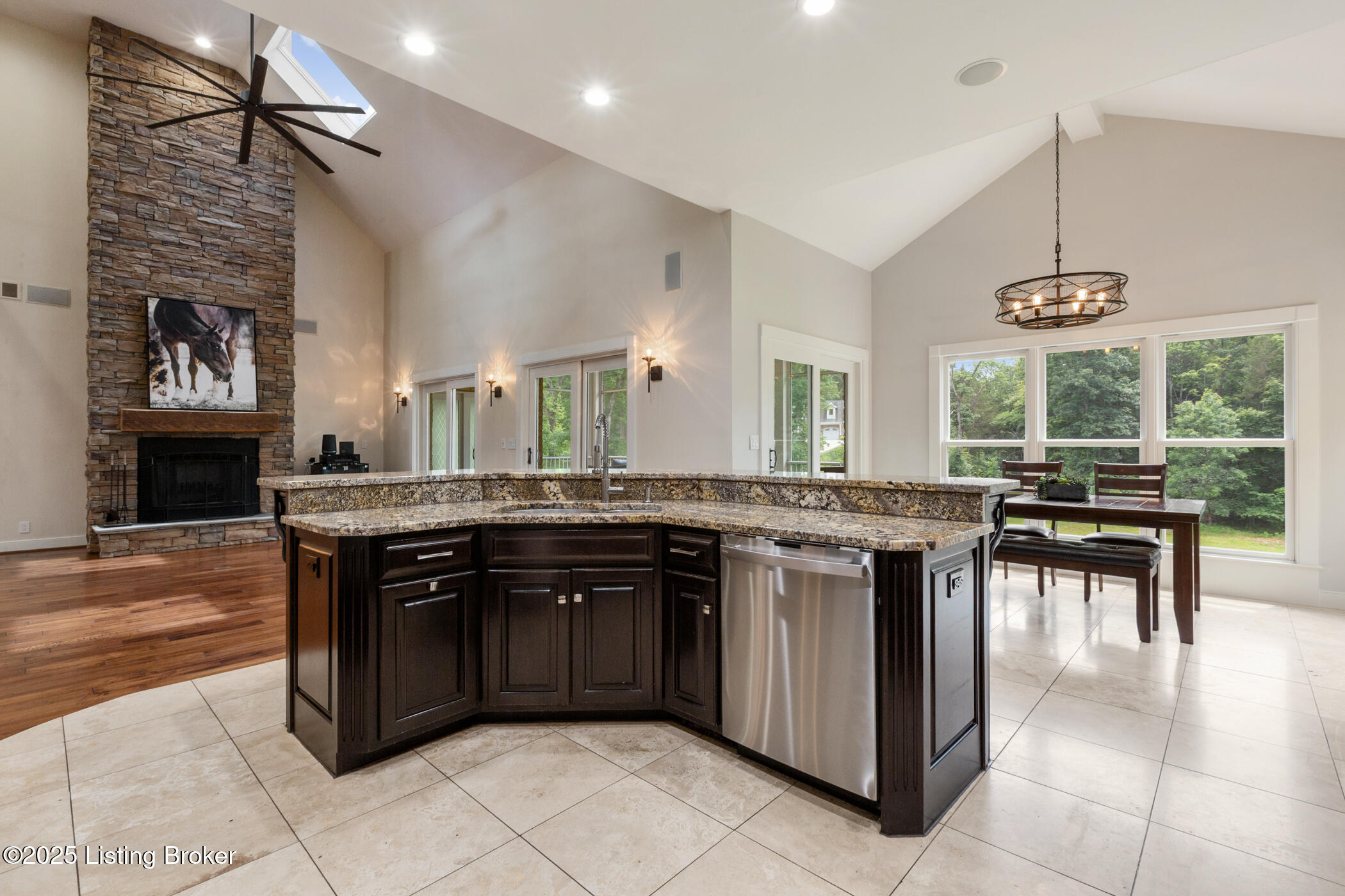 1012 Mullins Ln