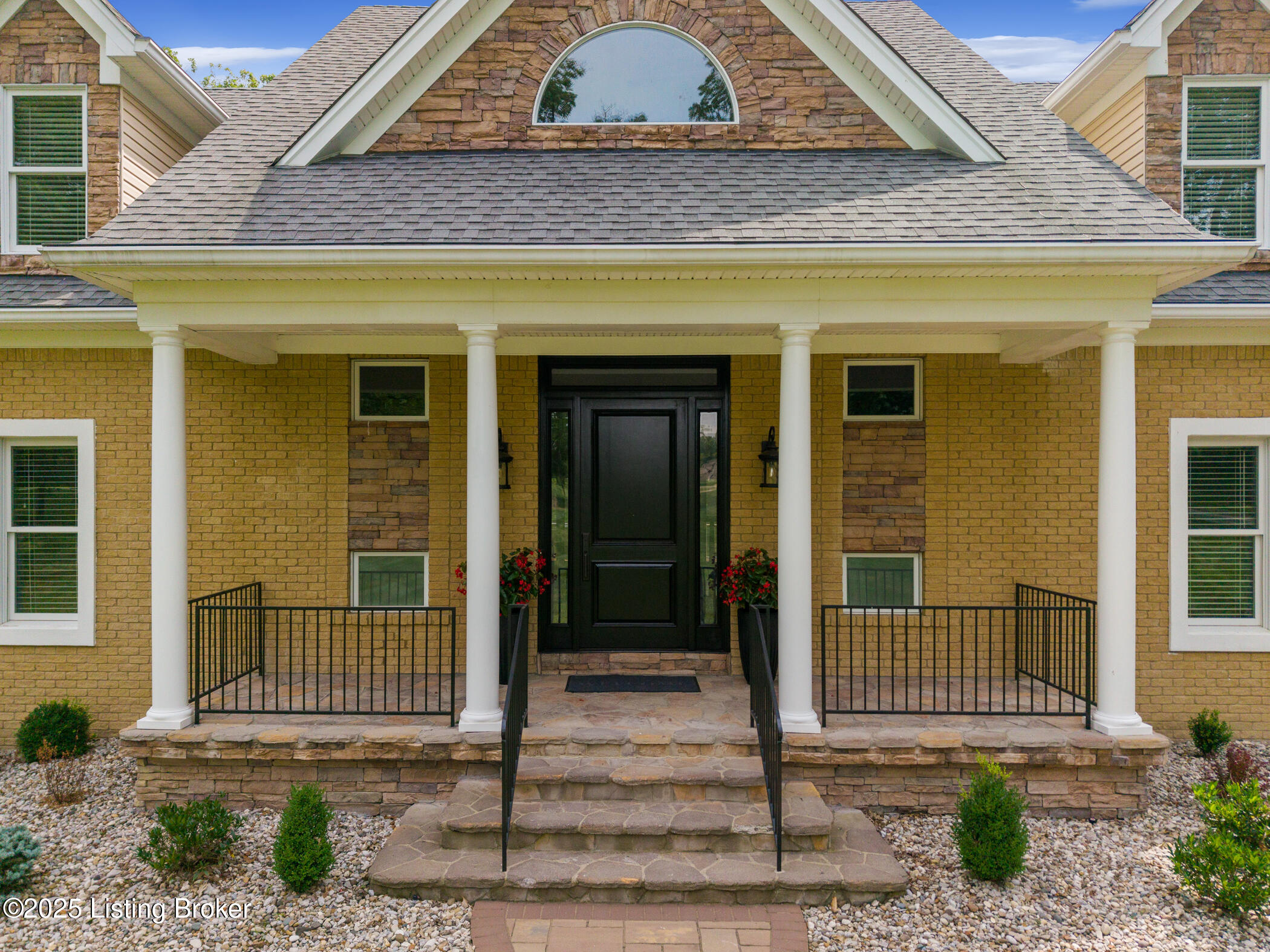 1012 Mullins Ln