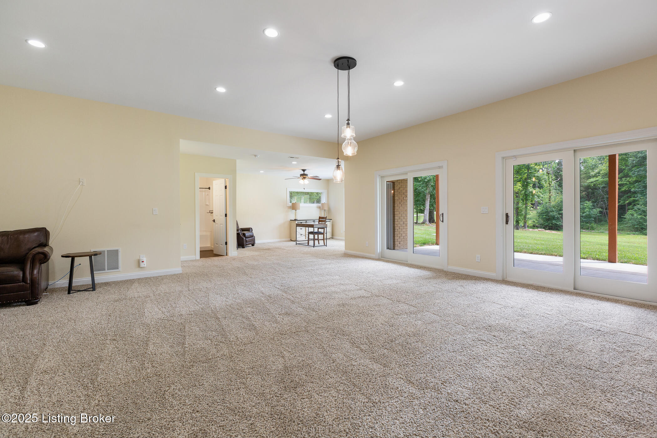 1012 Mullins Ln