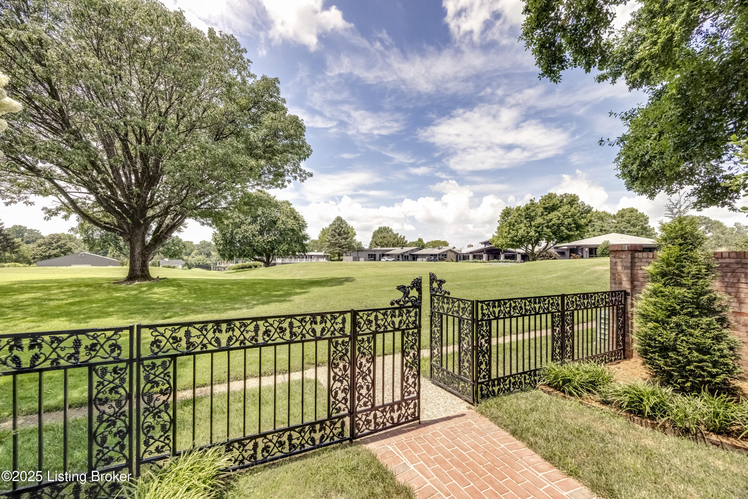 6722 Deep Creek Dr