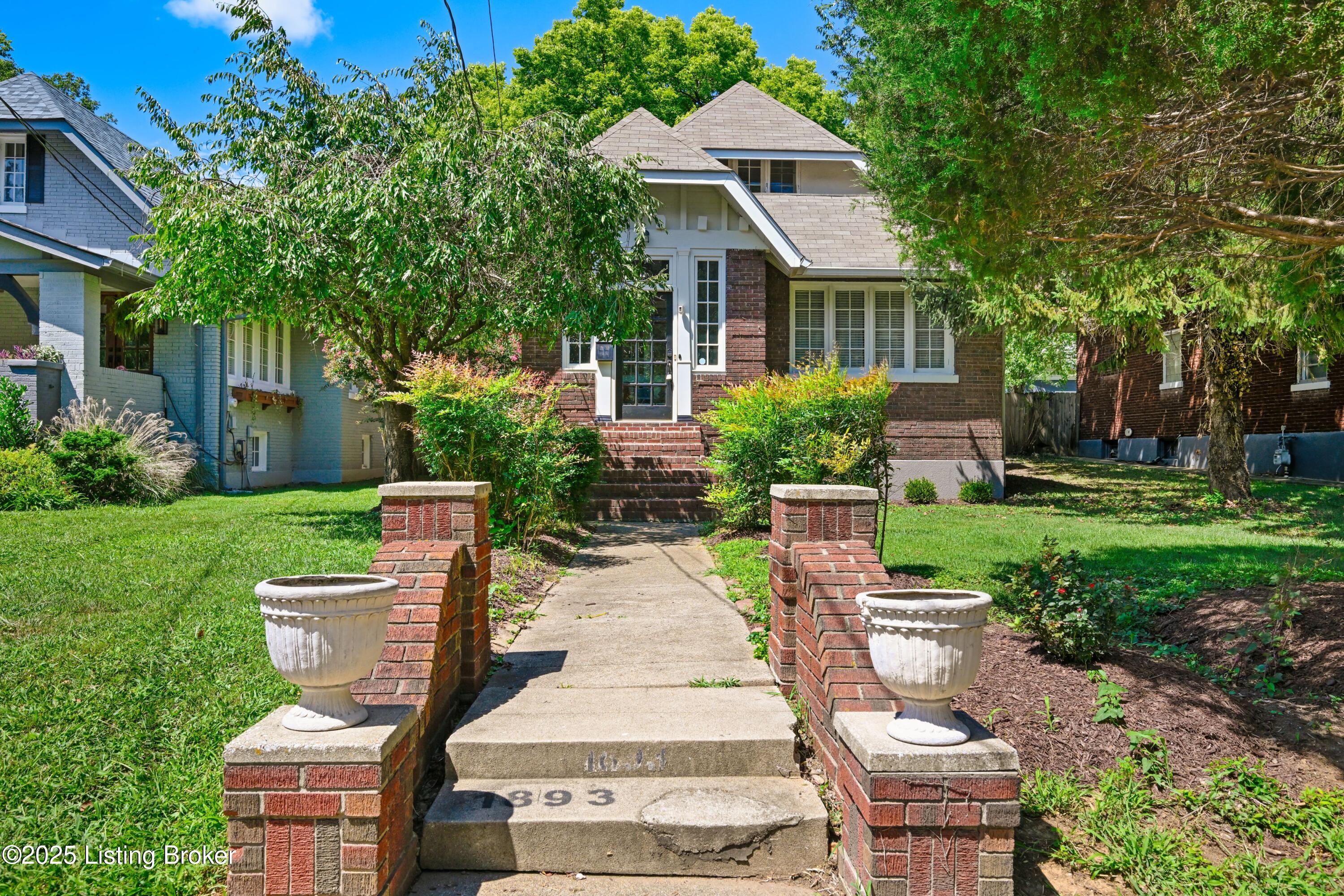 1893 Richmond Dr
