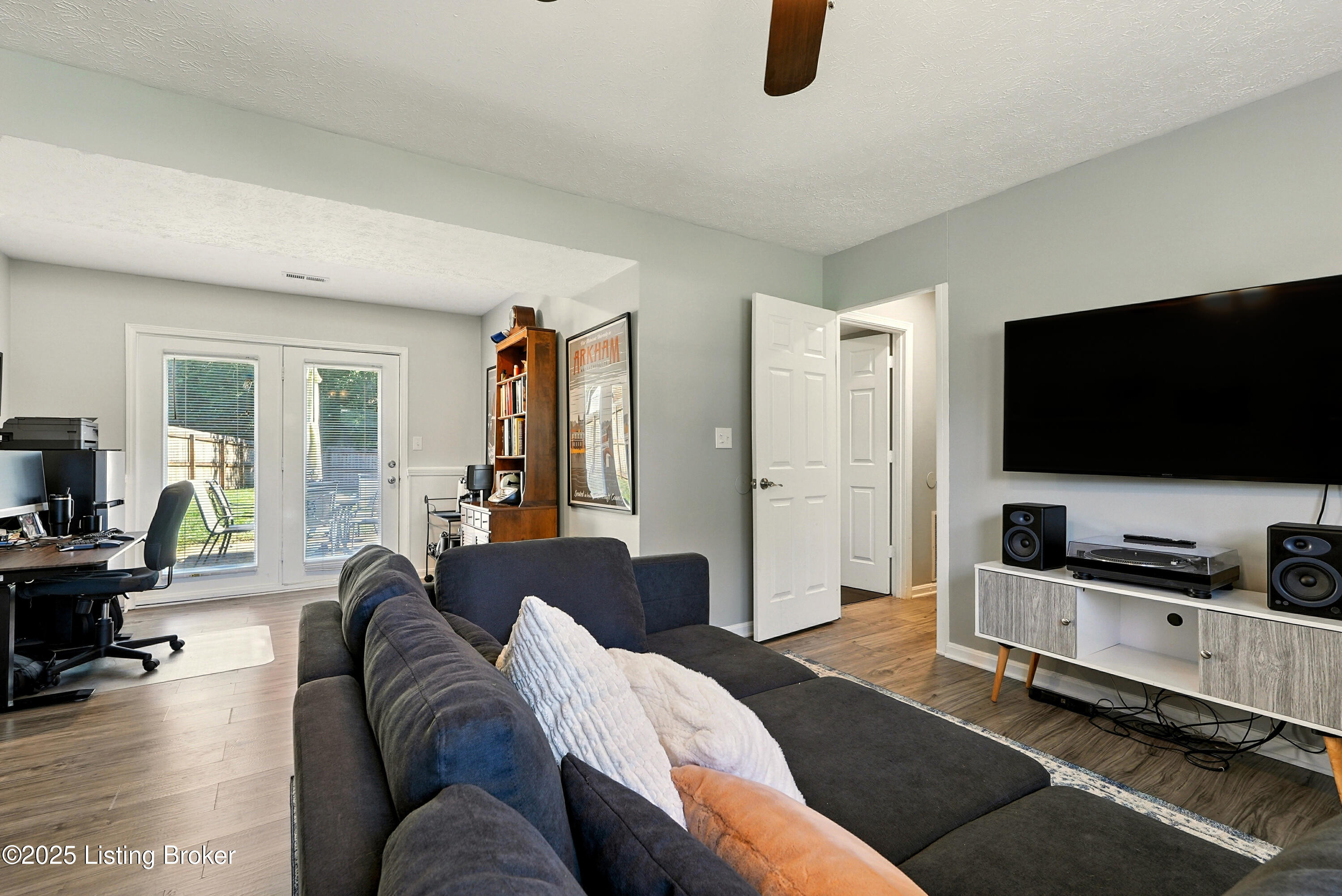 7503 Foxtail Pl