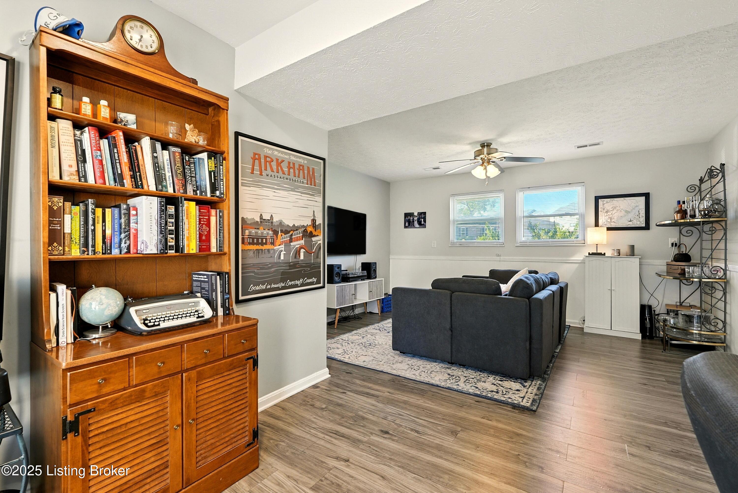 7503 Foxtail Pl