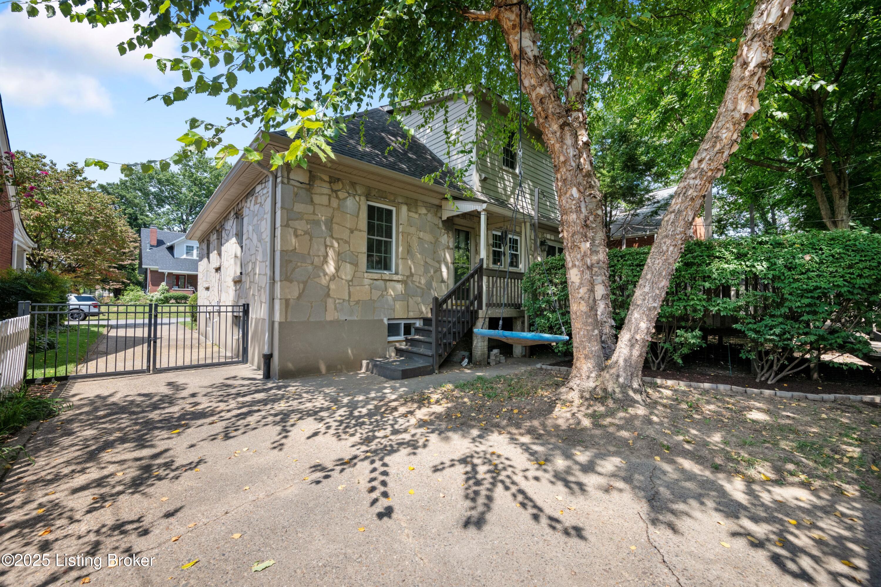 1816 Rutherford Ave