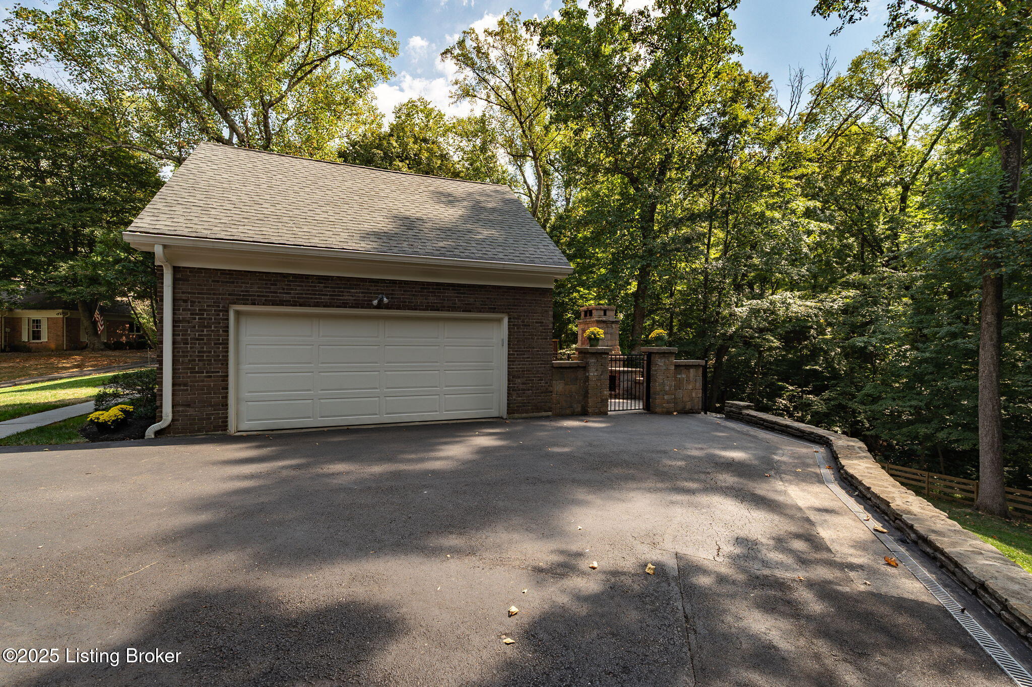 7300 Fox Bluff Pl