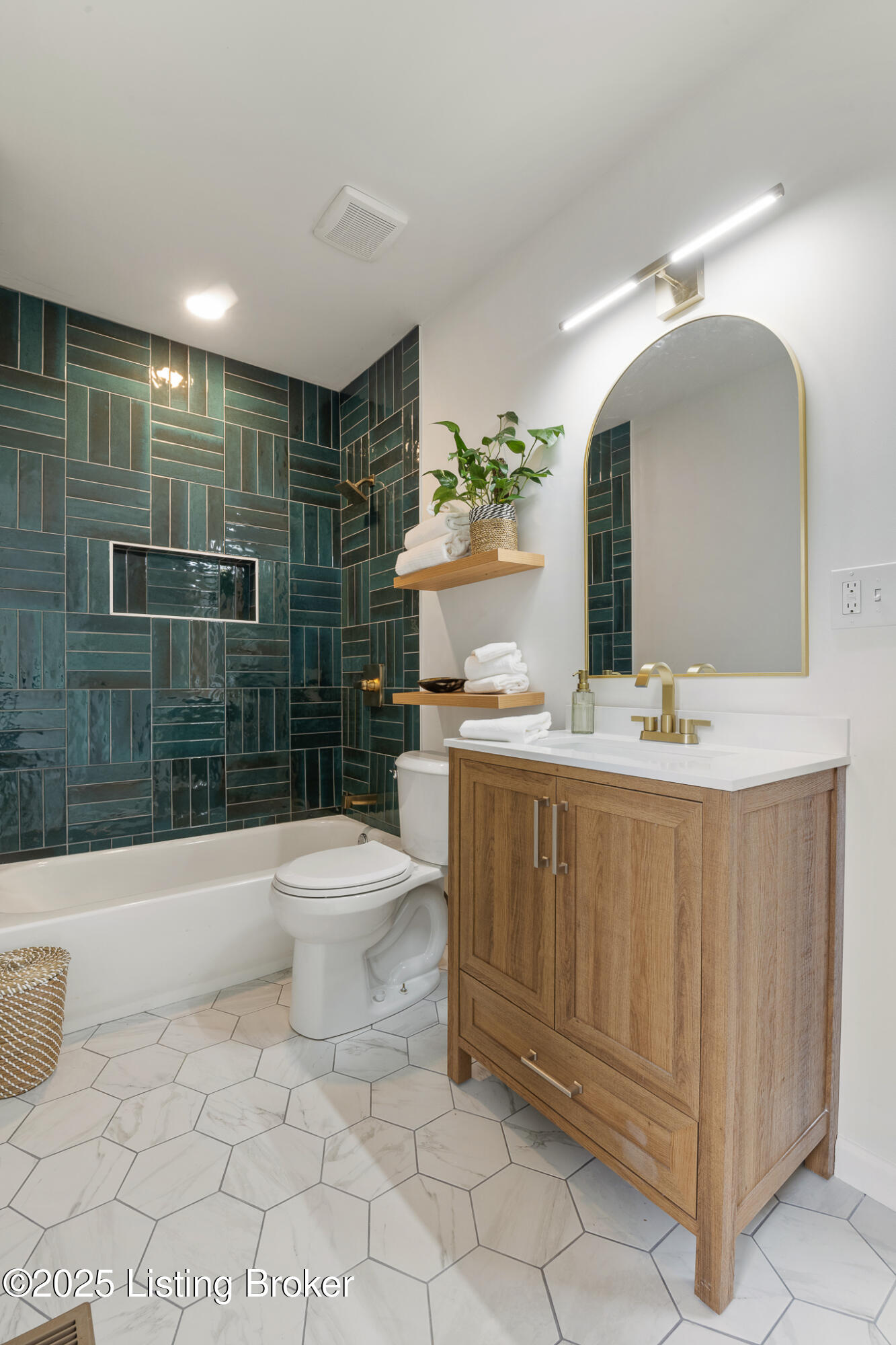 2720 Hillside Terrace