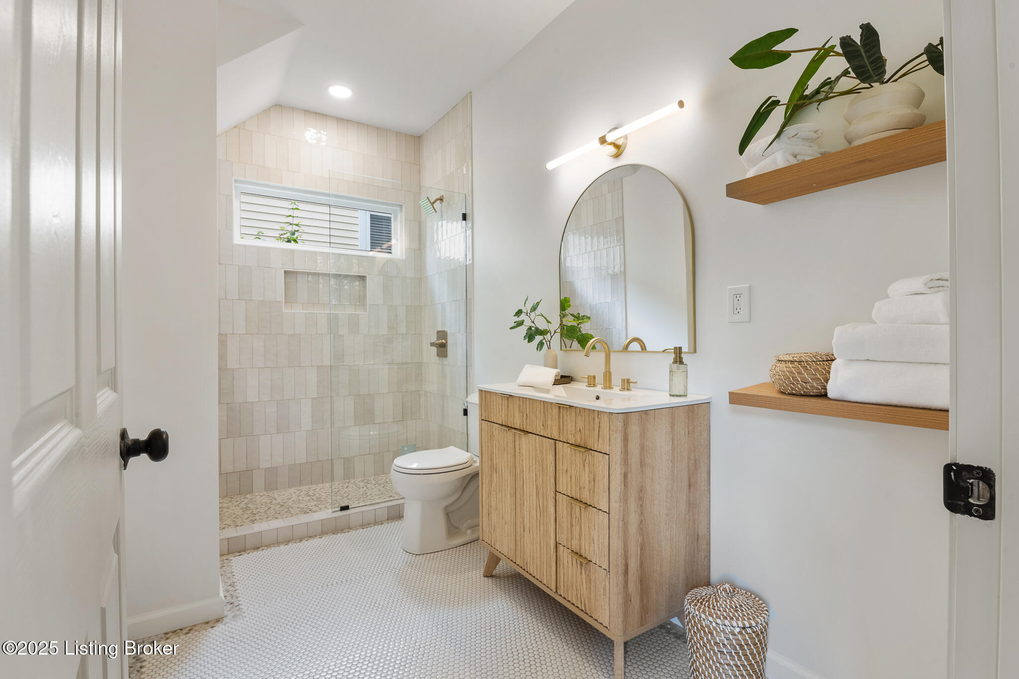 2720 Hillside Terrace