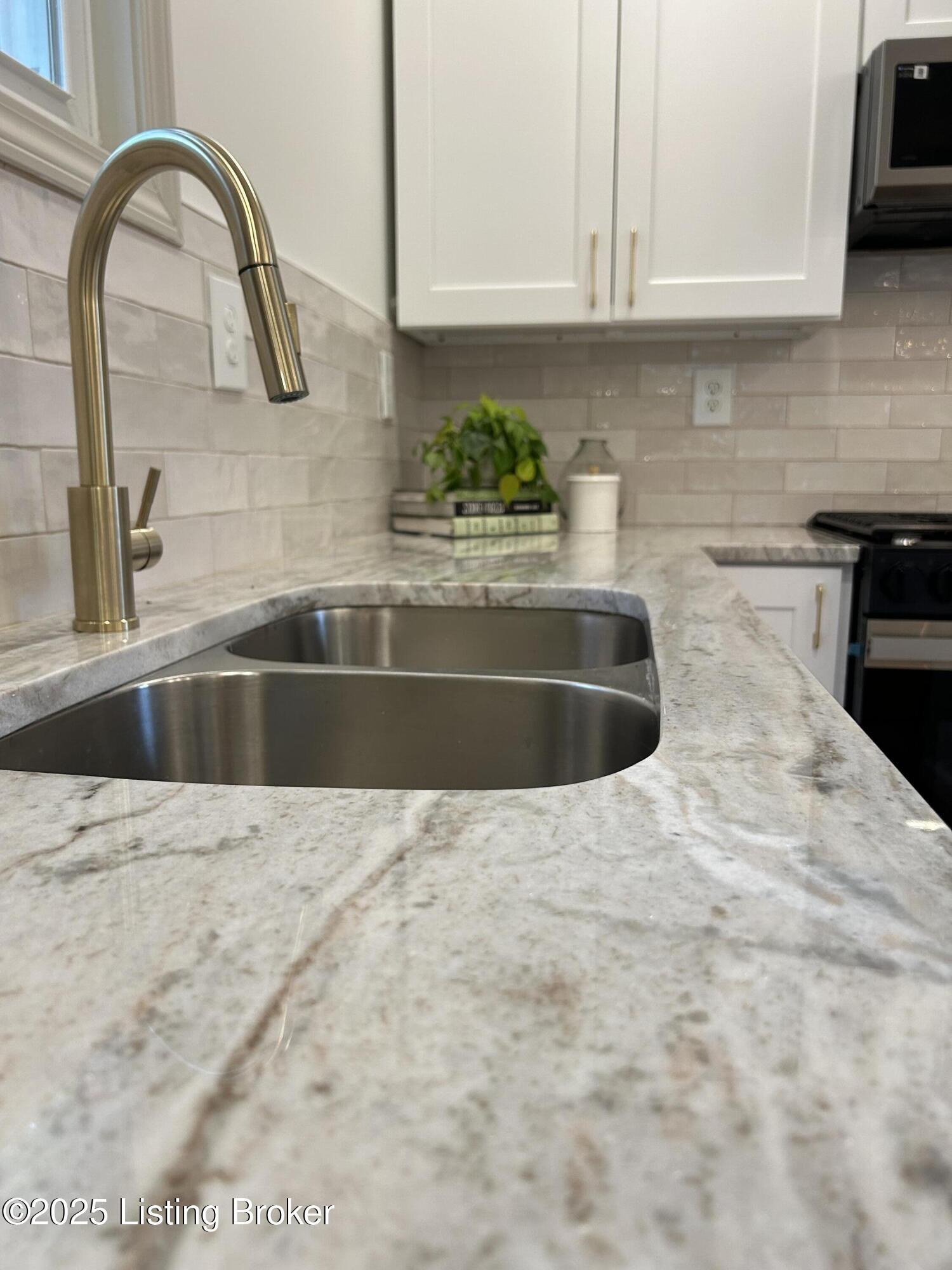 2720 Hillside Terrace